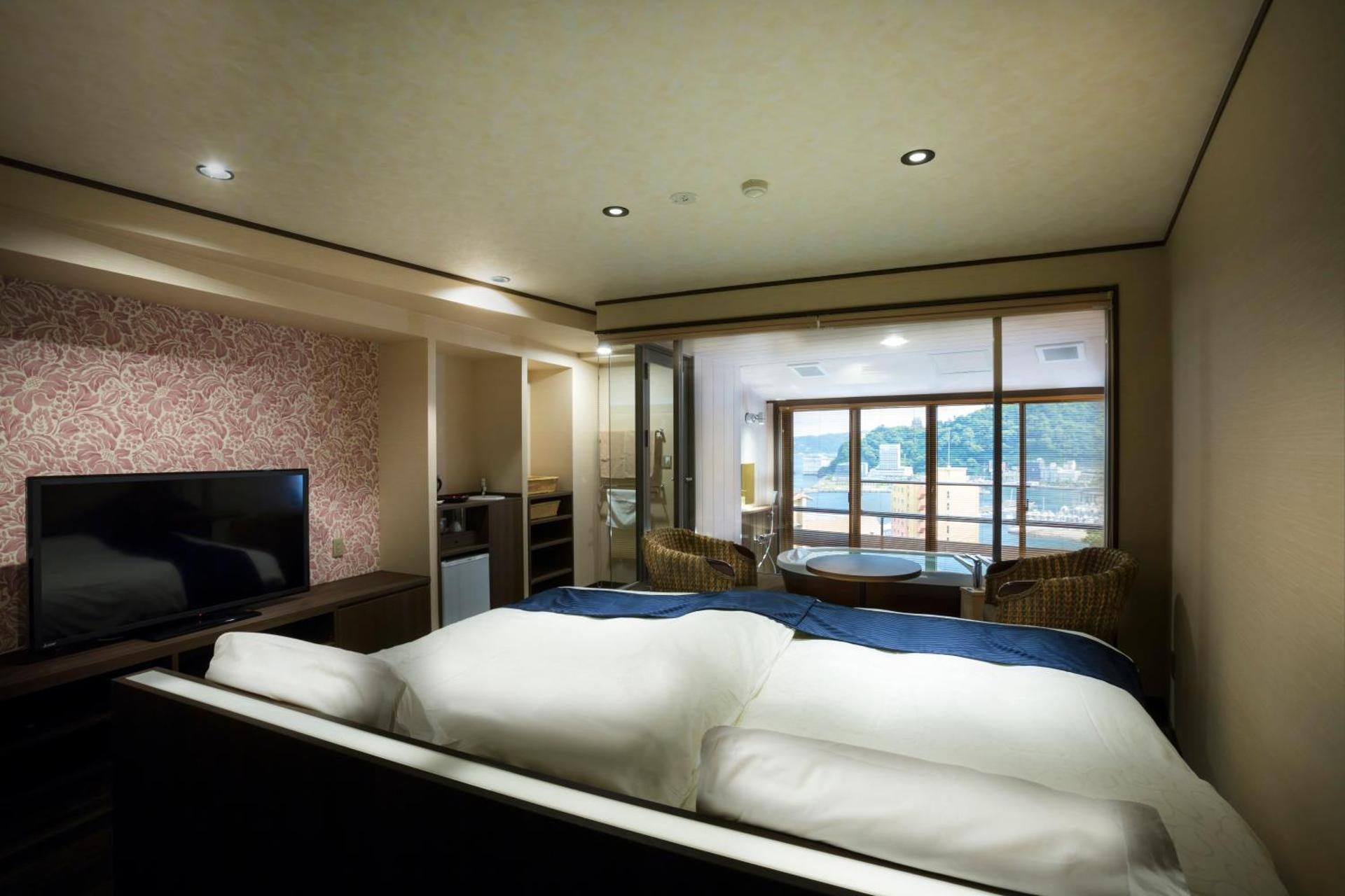Premier Twin Room with Hot Spring Bath - Non-Smoking