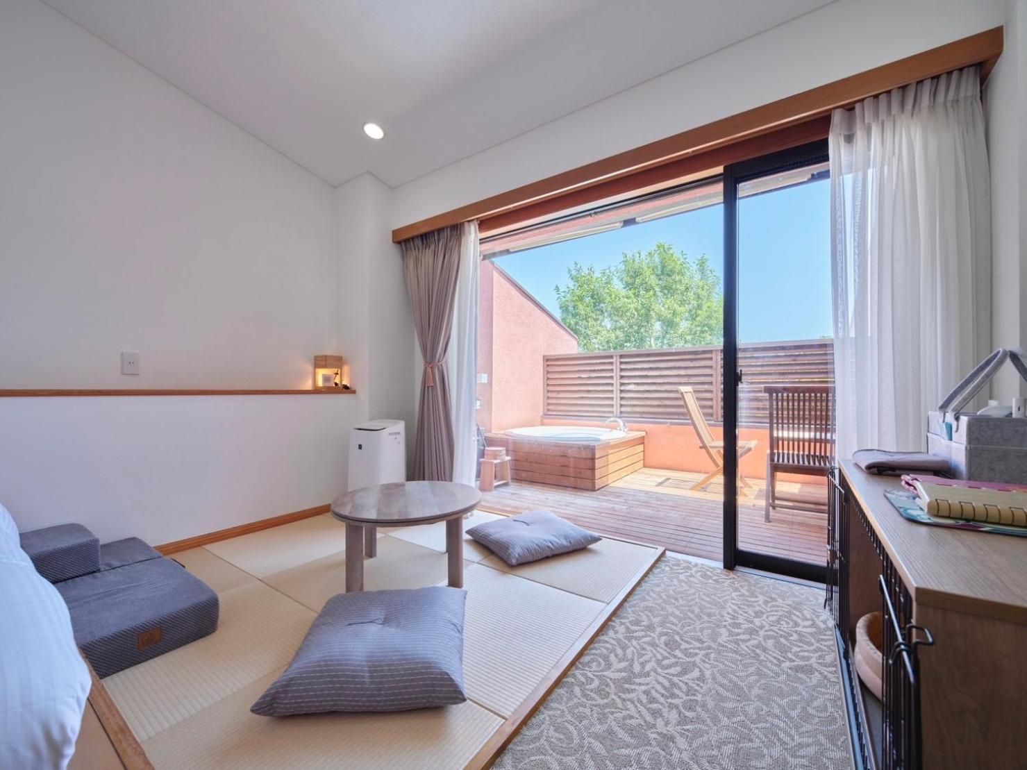 Twin Room with Private Bathroom