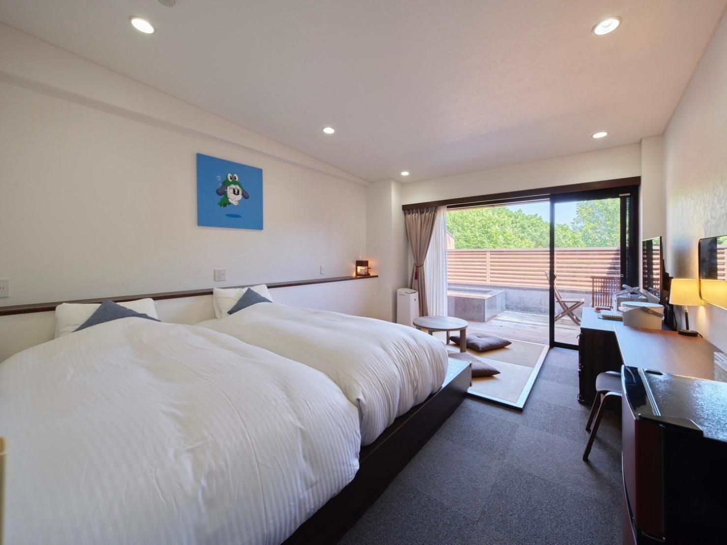 Twin Room with Private External Bathroom