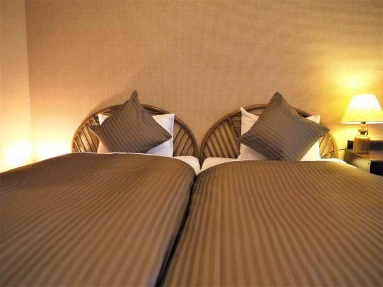 Standard Twin Bed