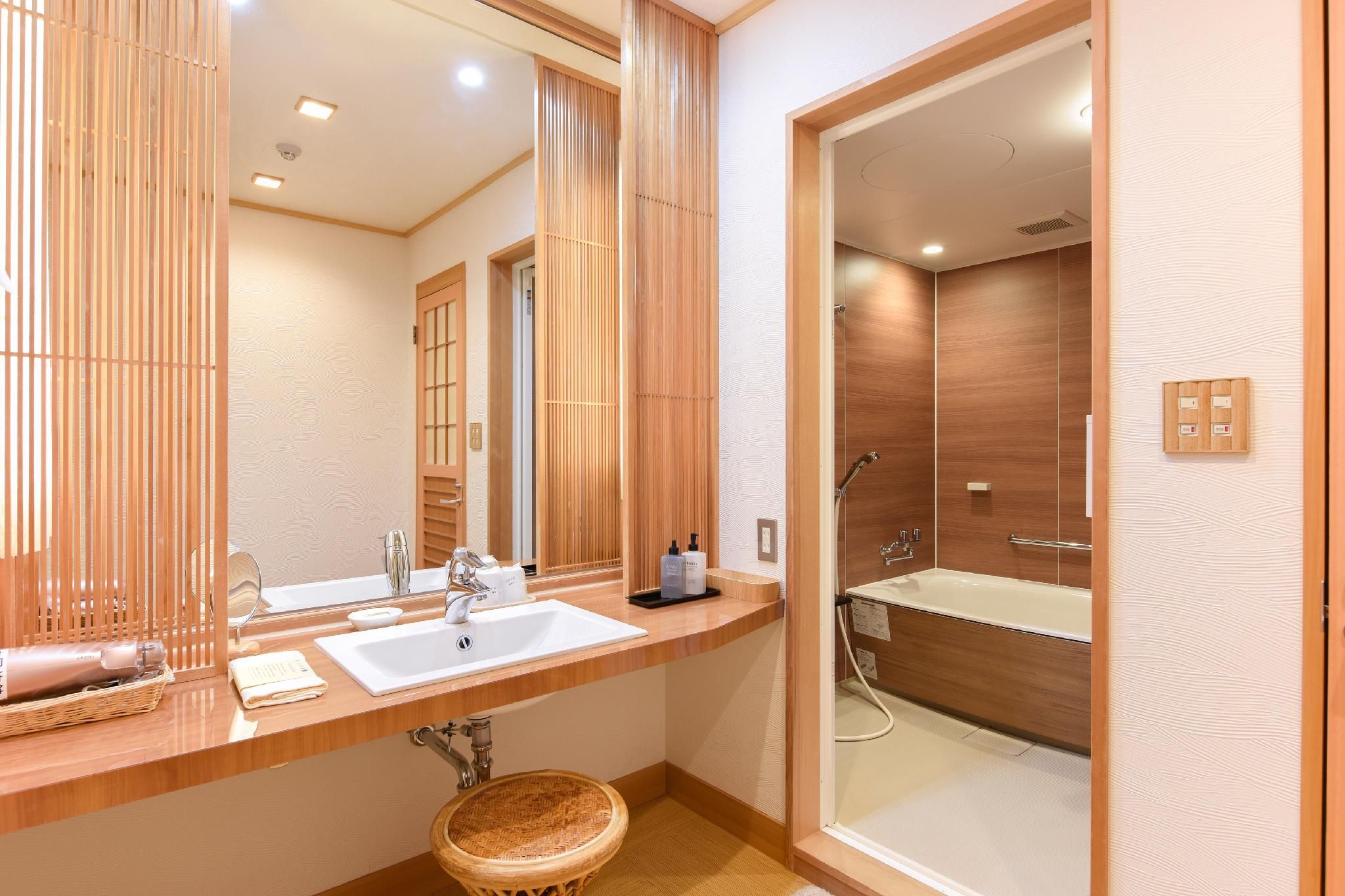 Luxury Japanese Style Room with Open-Air Bath
