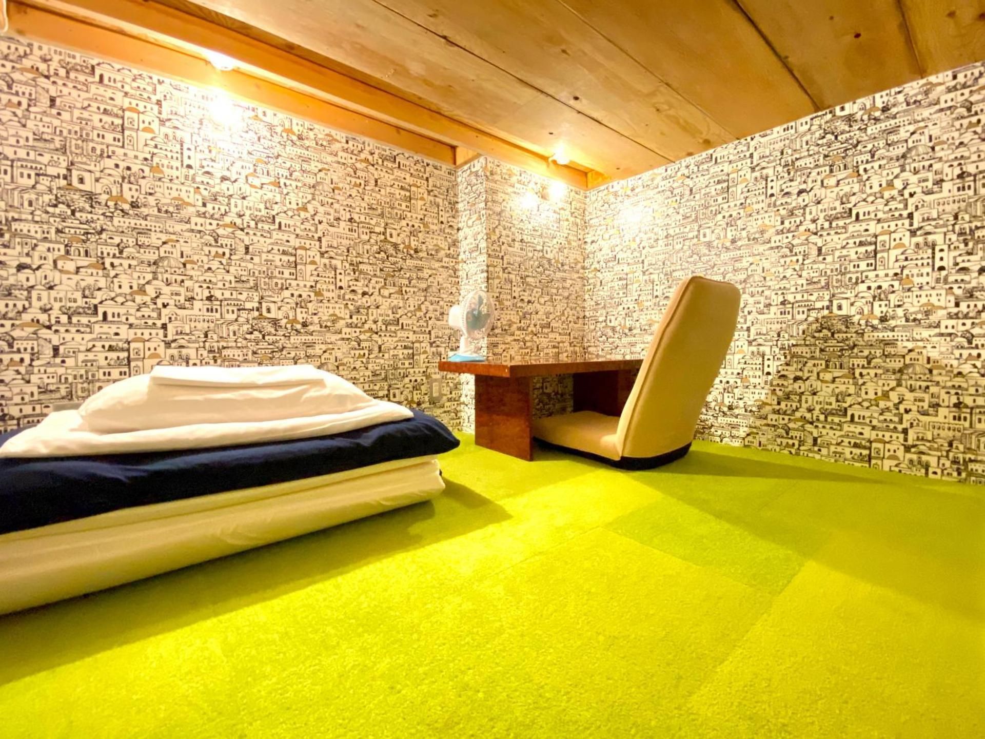 Premium Single Capsule Room