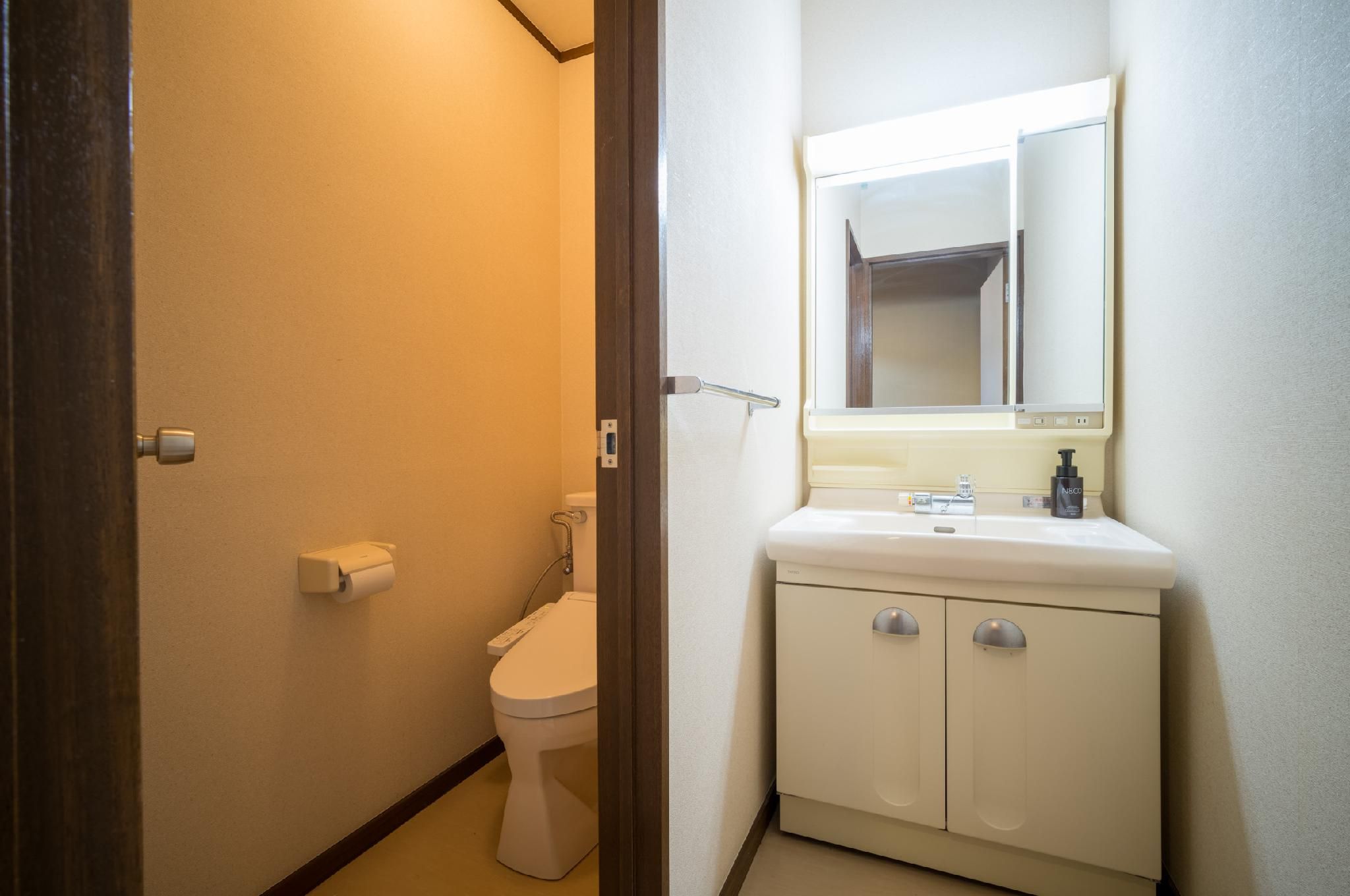 Japanese Room - Up to 6 Guest, Non-Smoking, With Toilet