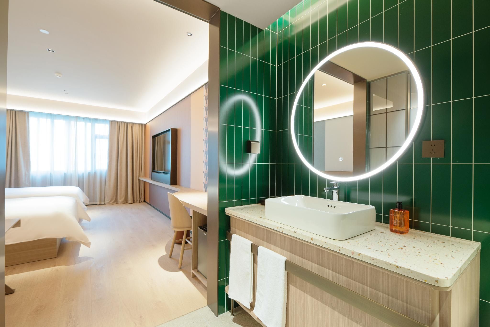 Huazhu - California Sunshine Twin Room