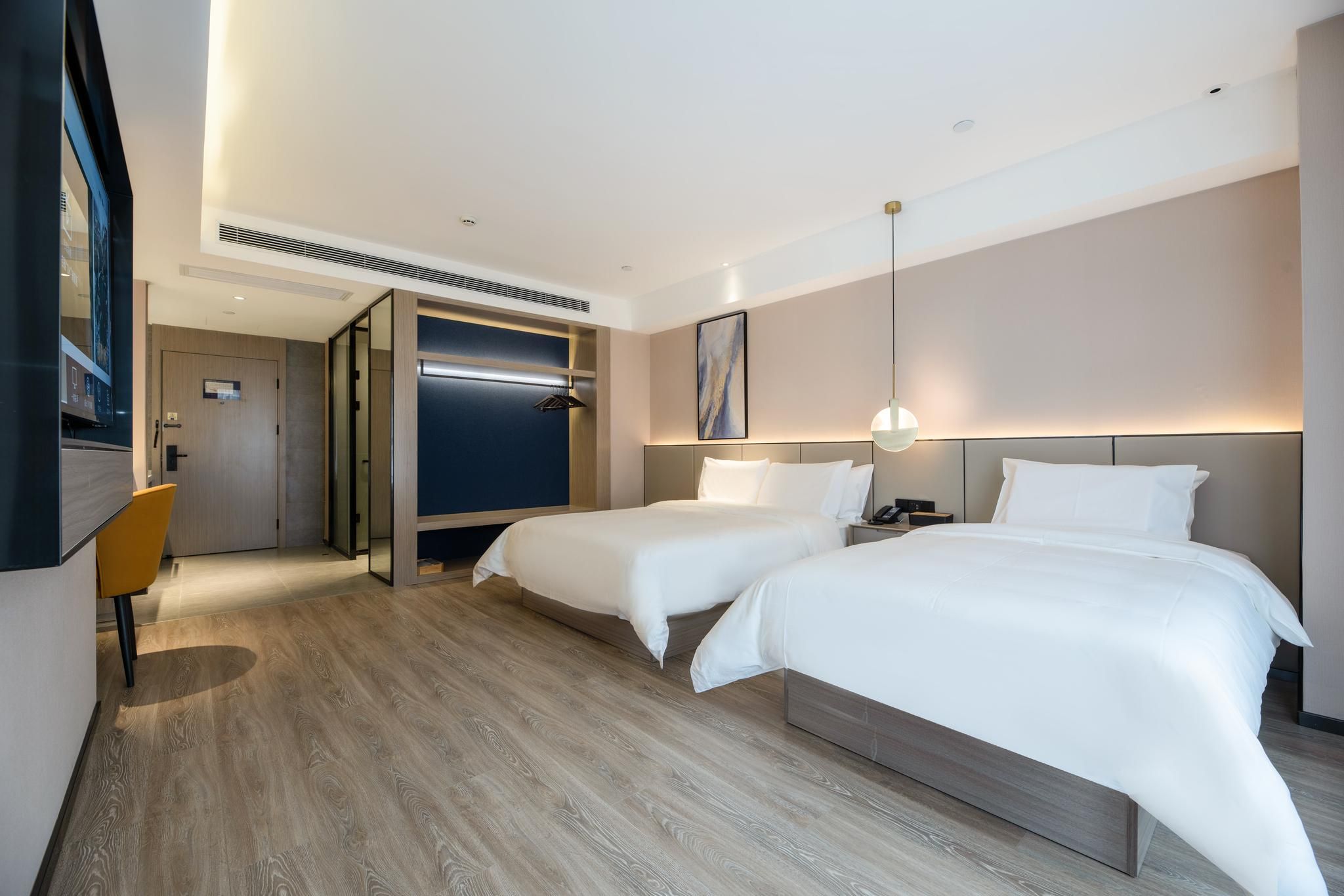 Starway Hotel Baoji South Station Wuyue Plaza Suite