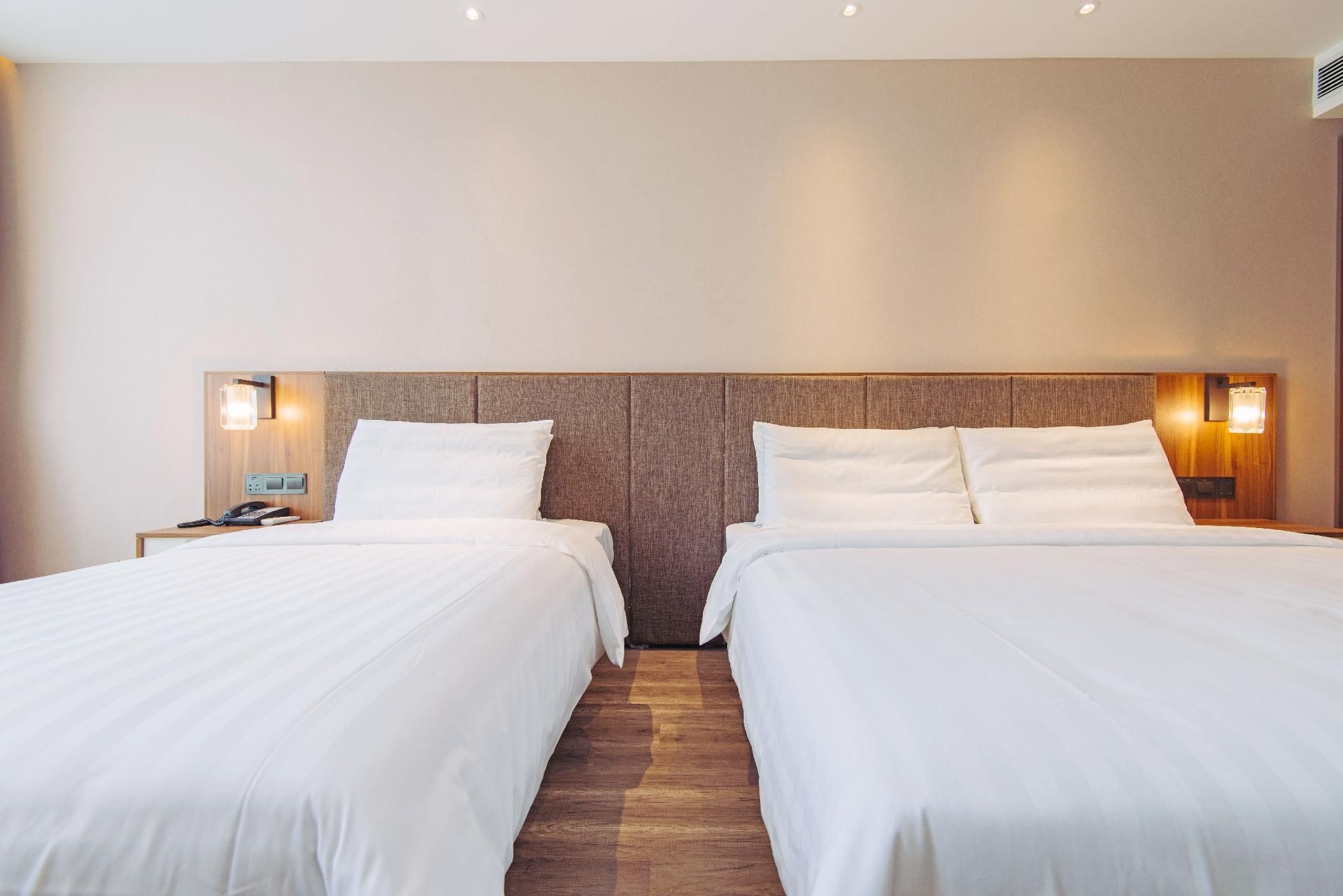 Starway Hotel Boji Executive Center Family Room 3