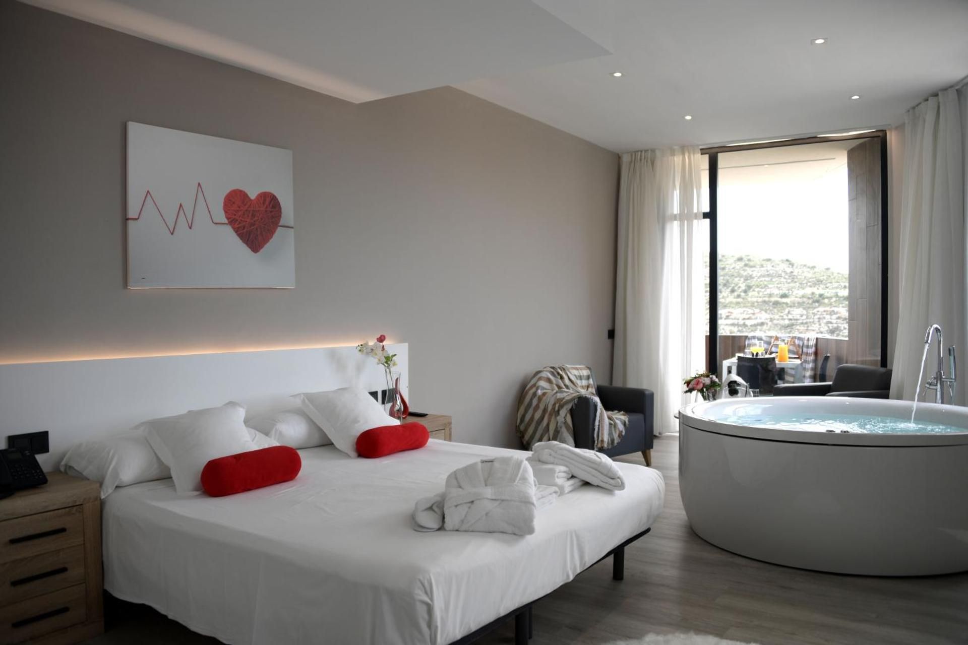 Deluxe Suite with Spa Bath