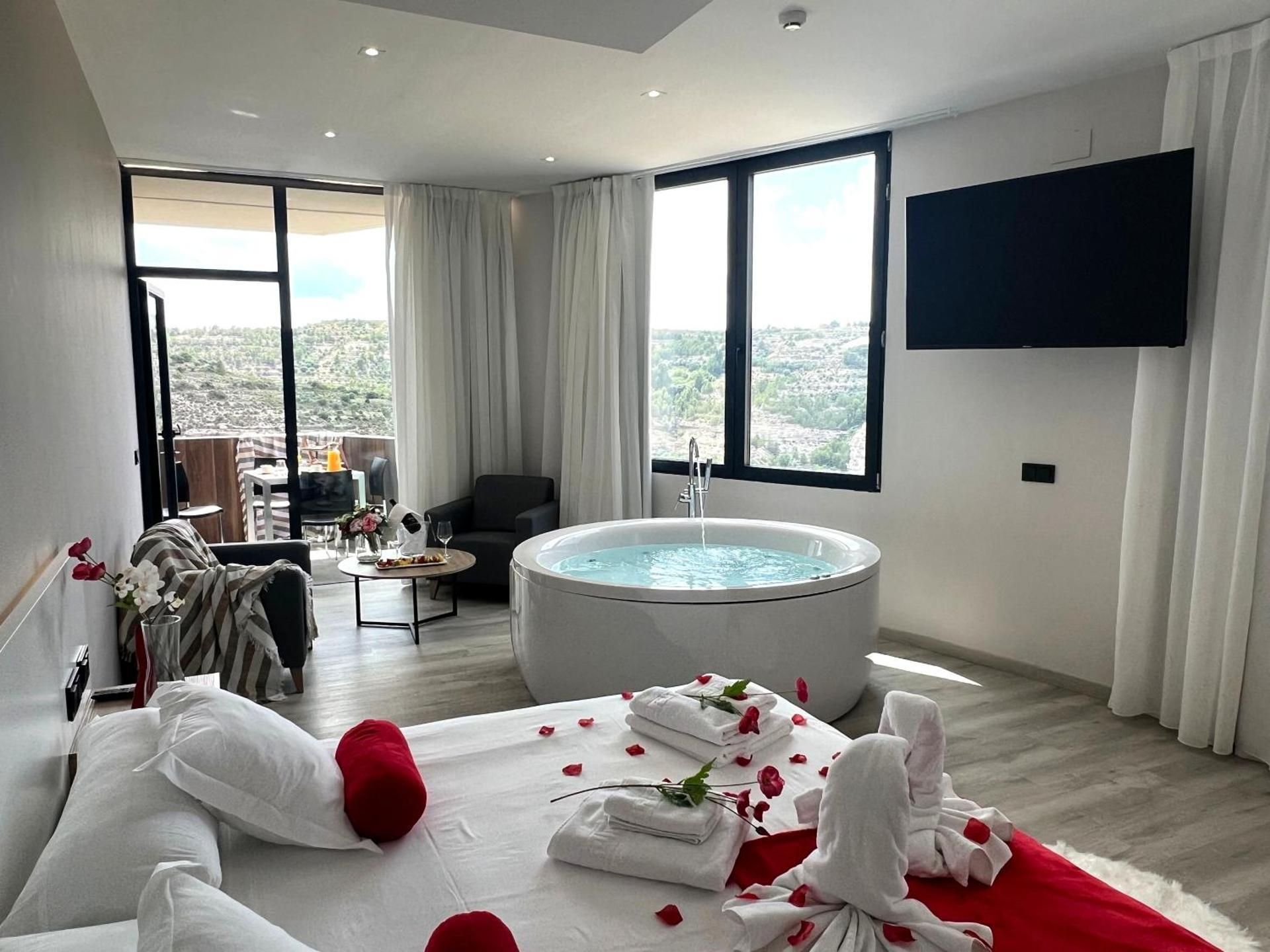Deluxe Suite with Spa Bath