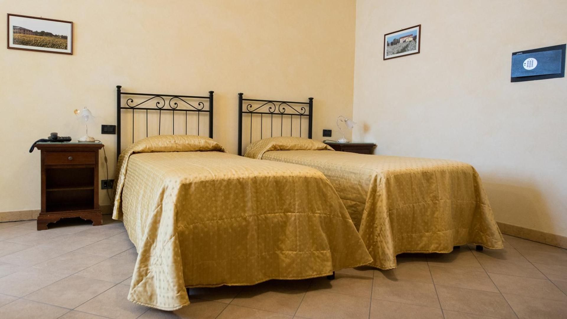 Standard Twin Room