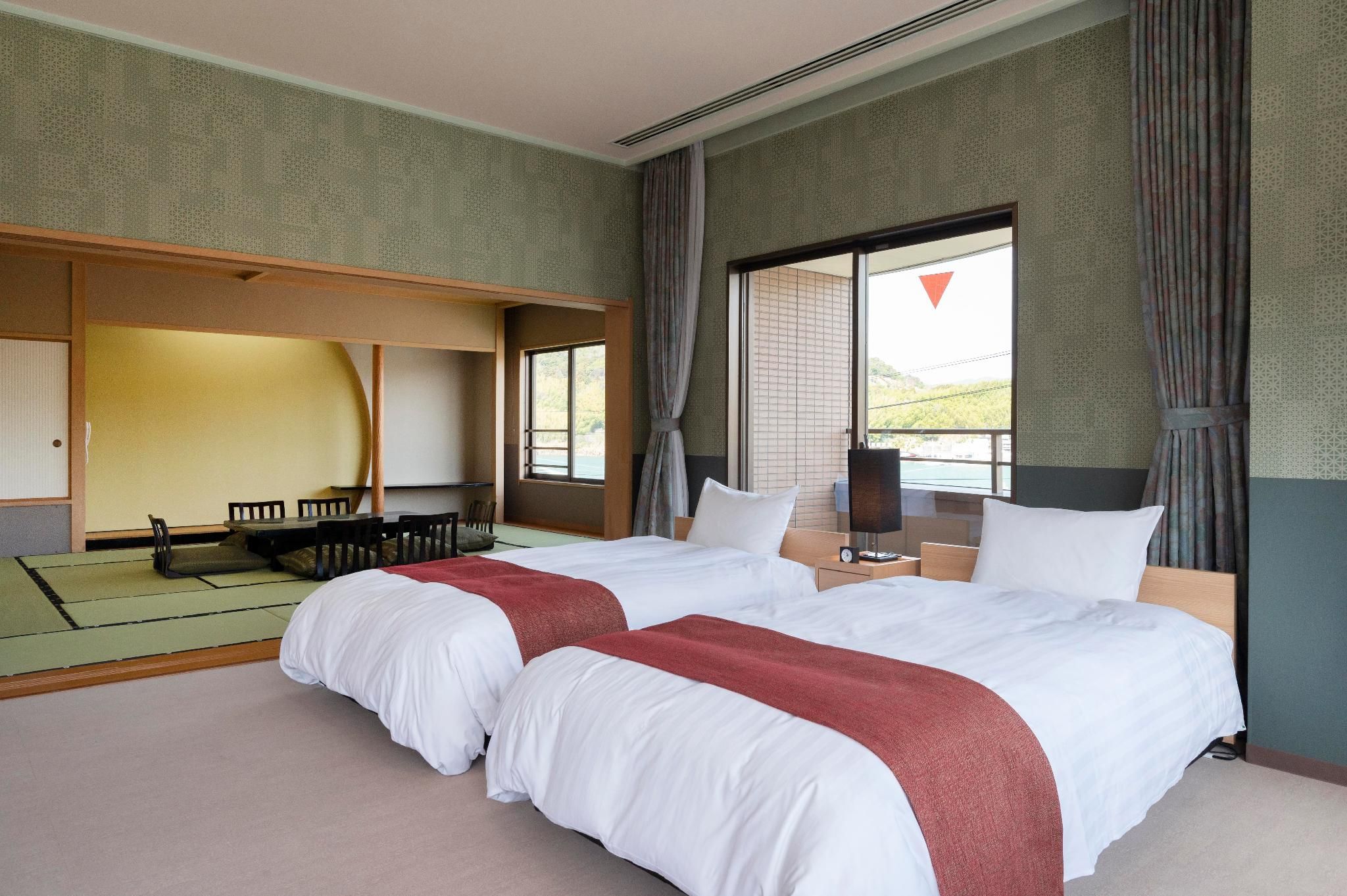 Lake View-Deluxe Japanese-Western-Style Room, Non-Smoking