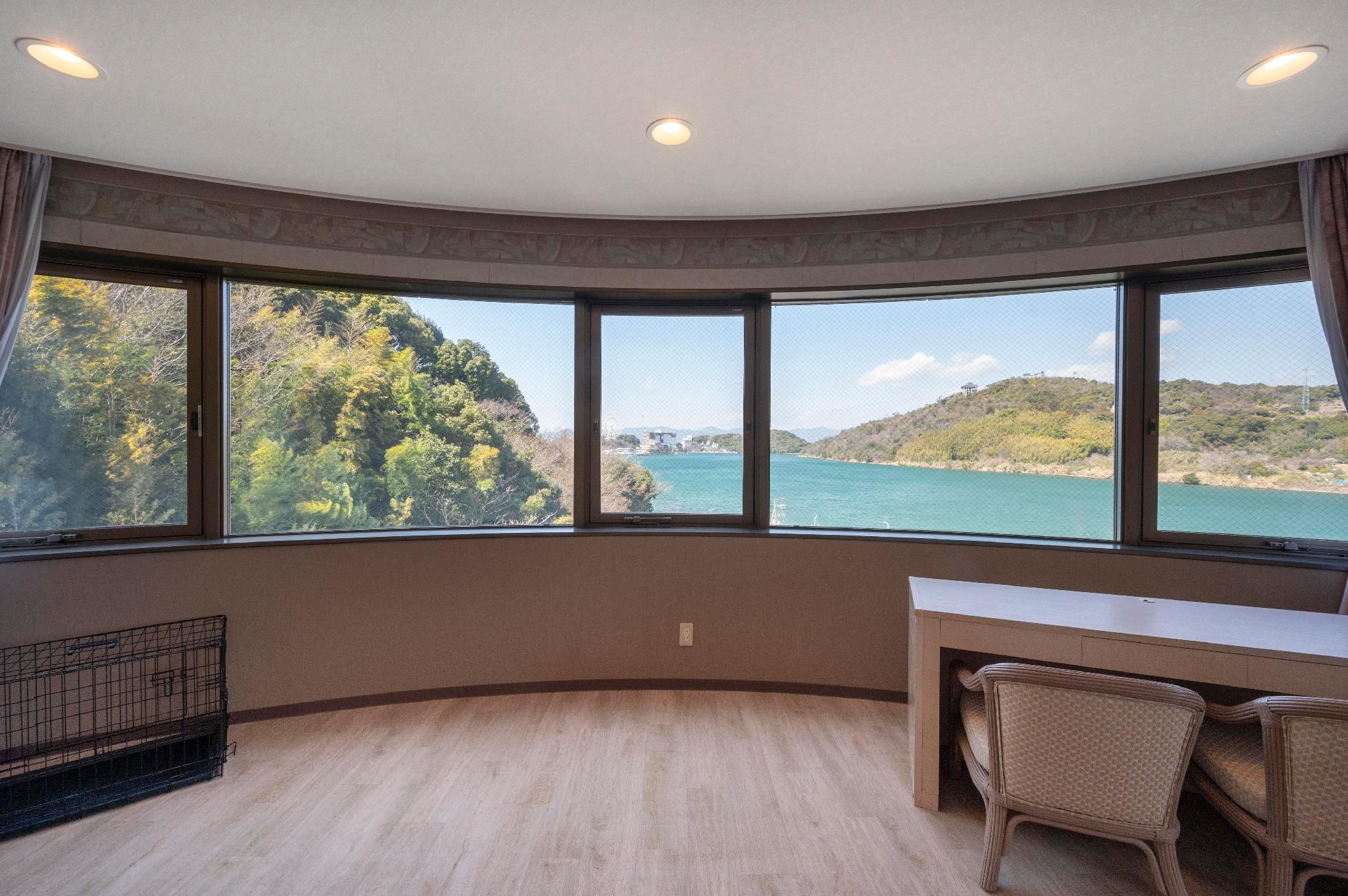 Lake View-Panorama Corner Twin Room, Non-Smoking