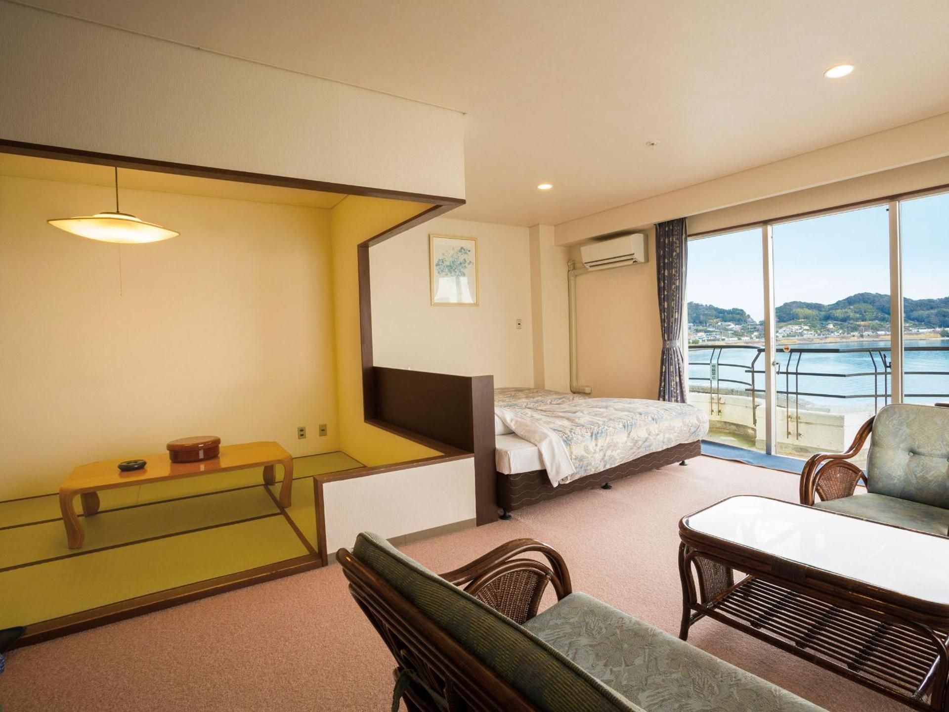 Quadruple Room with Lake View