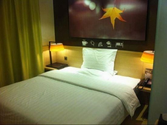 WH - Traditional Bed Room