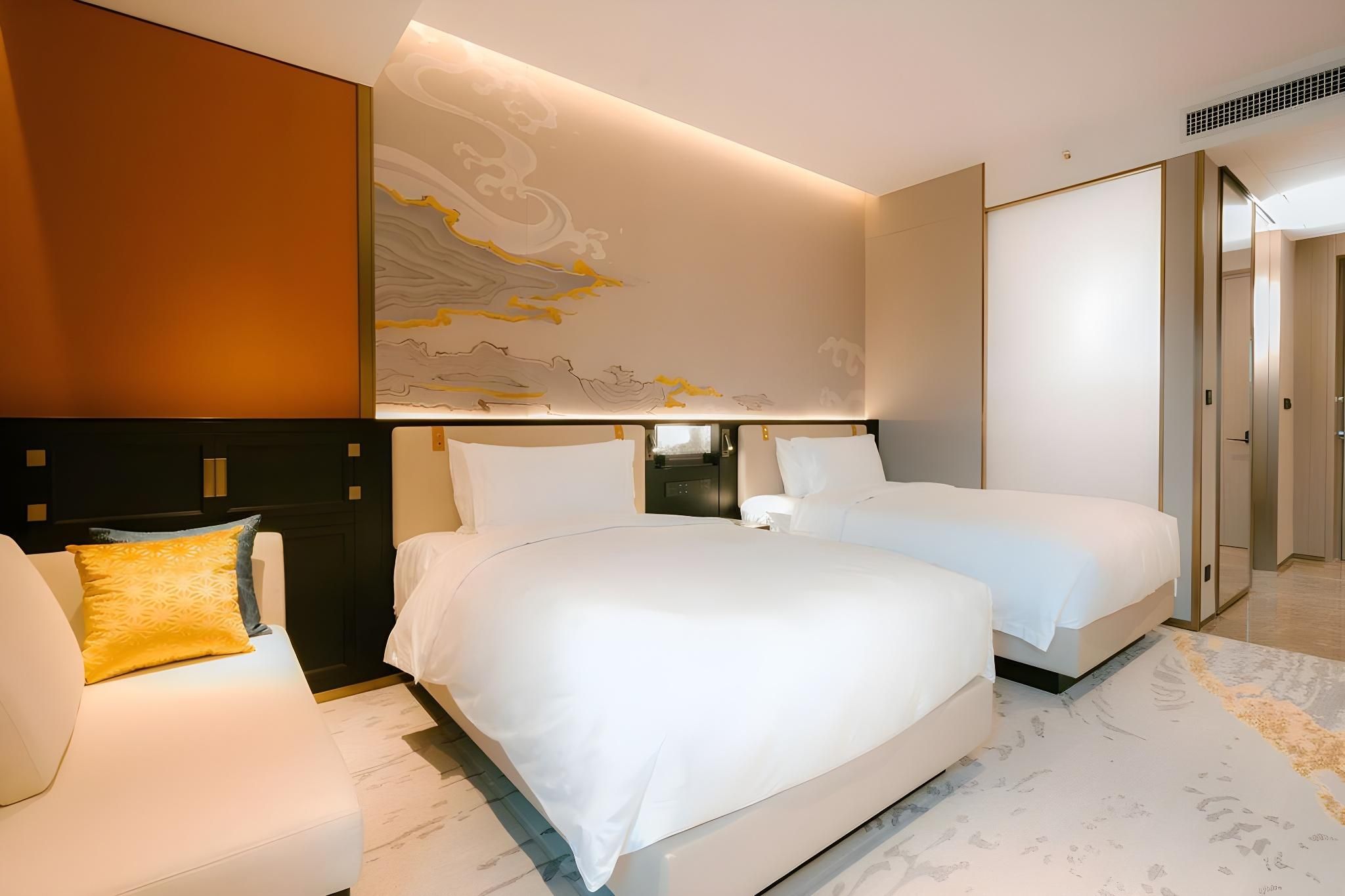 Liyue Deluxe Twin Bedroom
