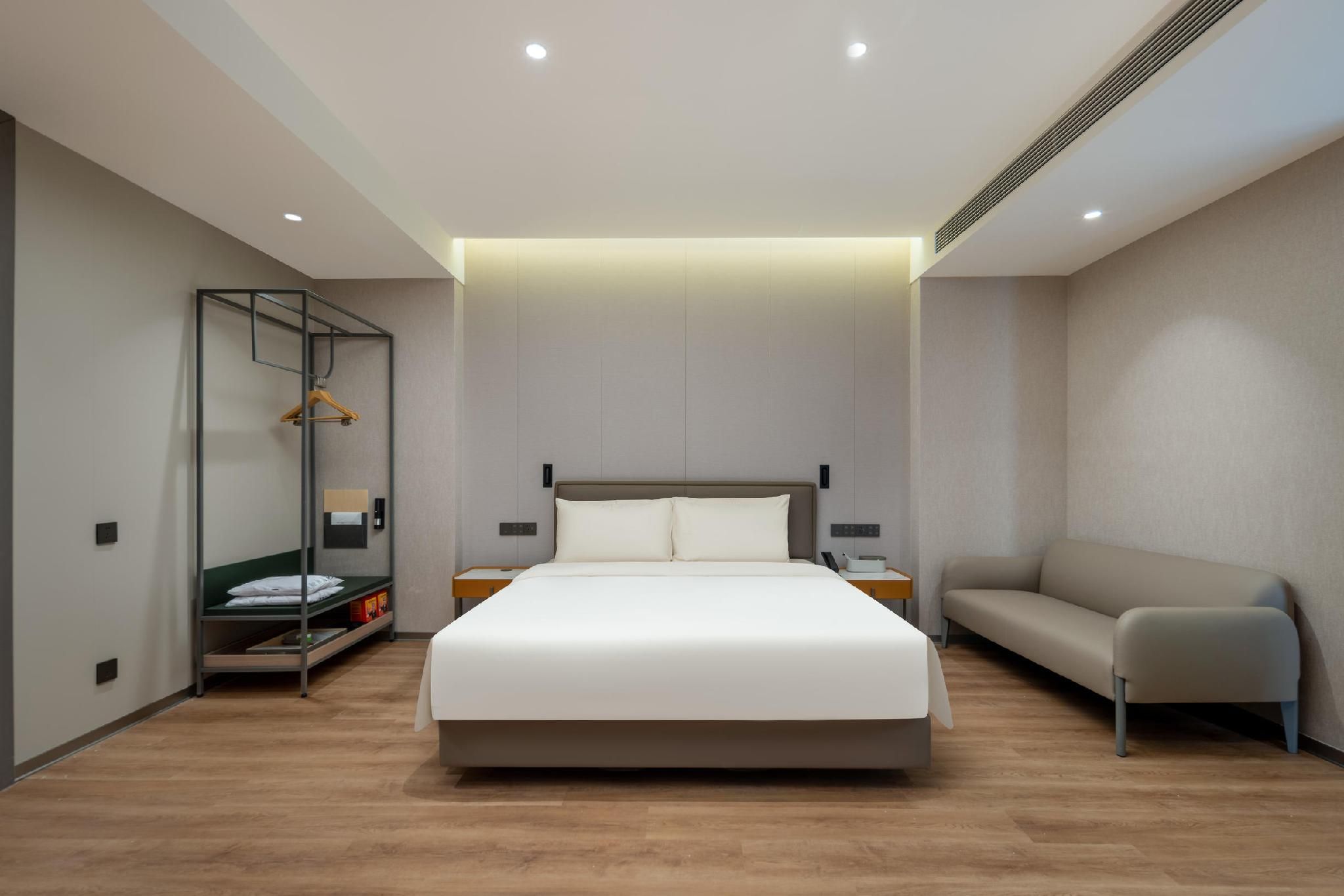 Senior Suite