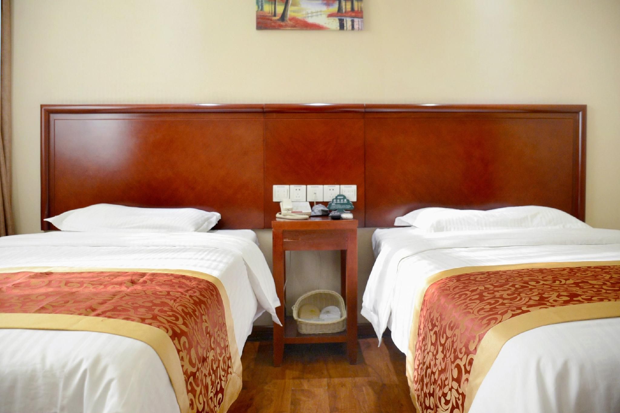 2 Bed Twin Superior Room