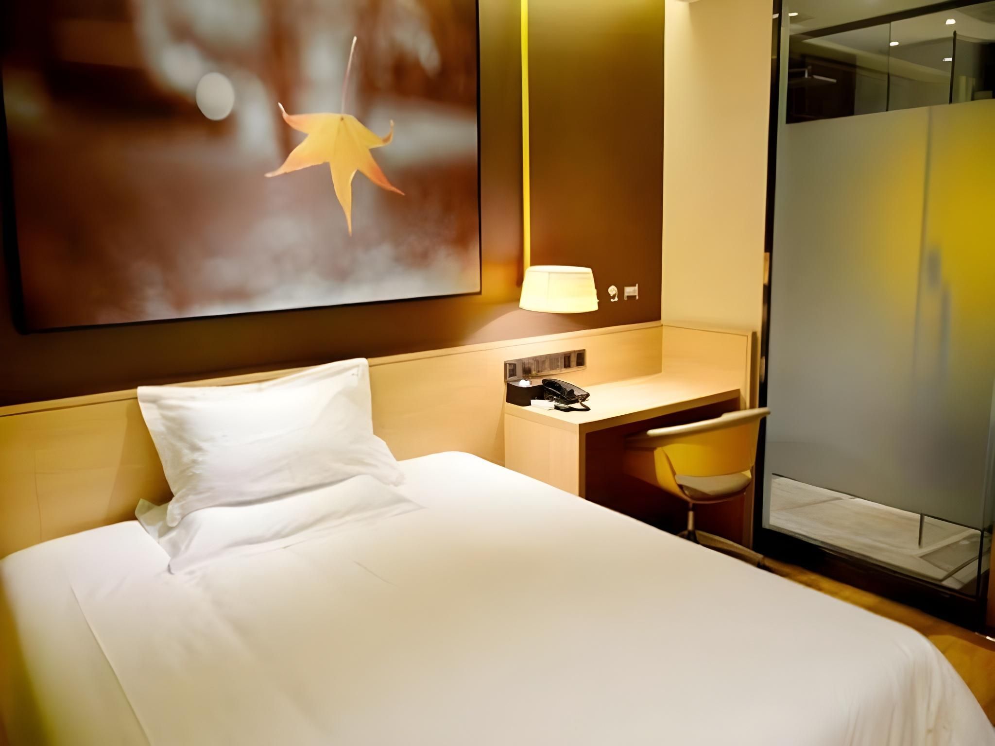 IU Compact U - Exquisite Bed Room