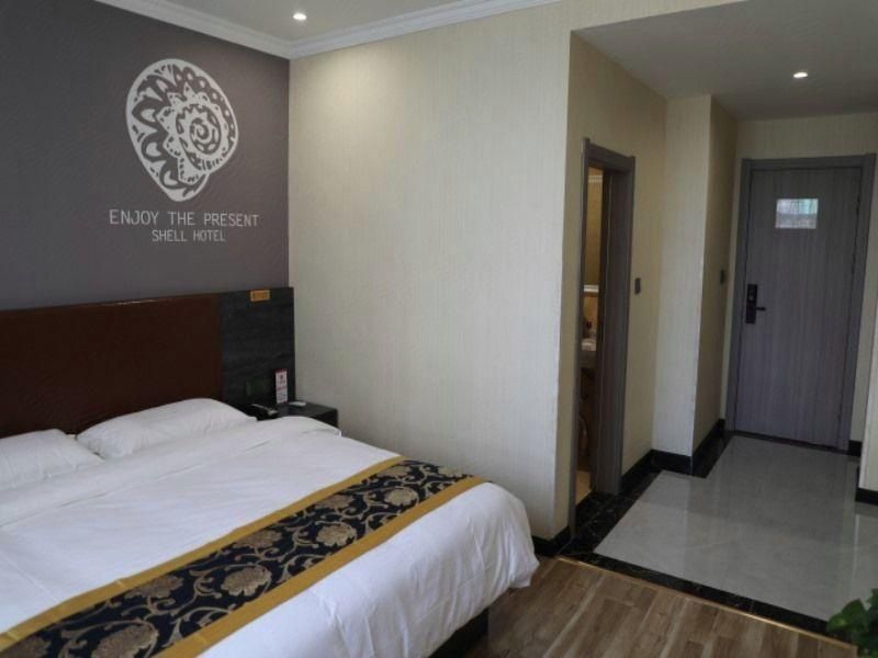 Business Queen Room