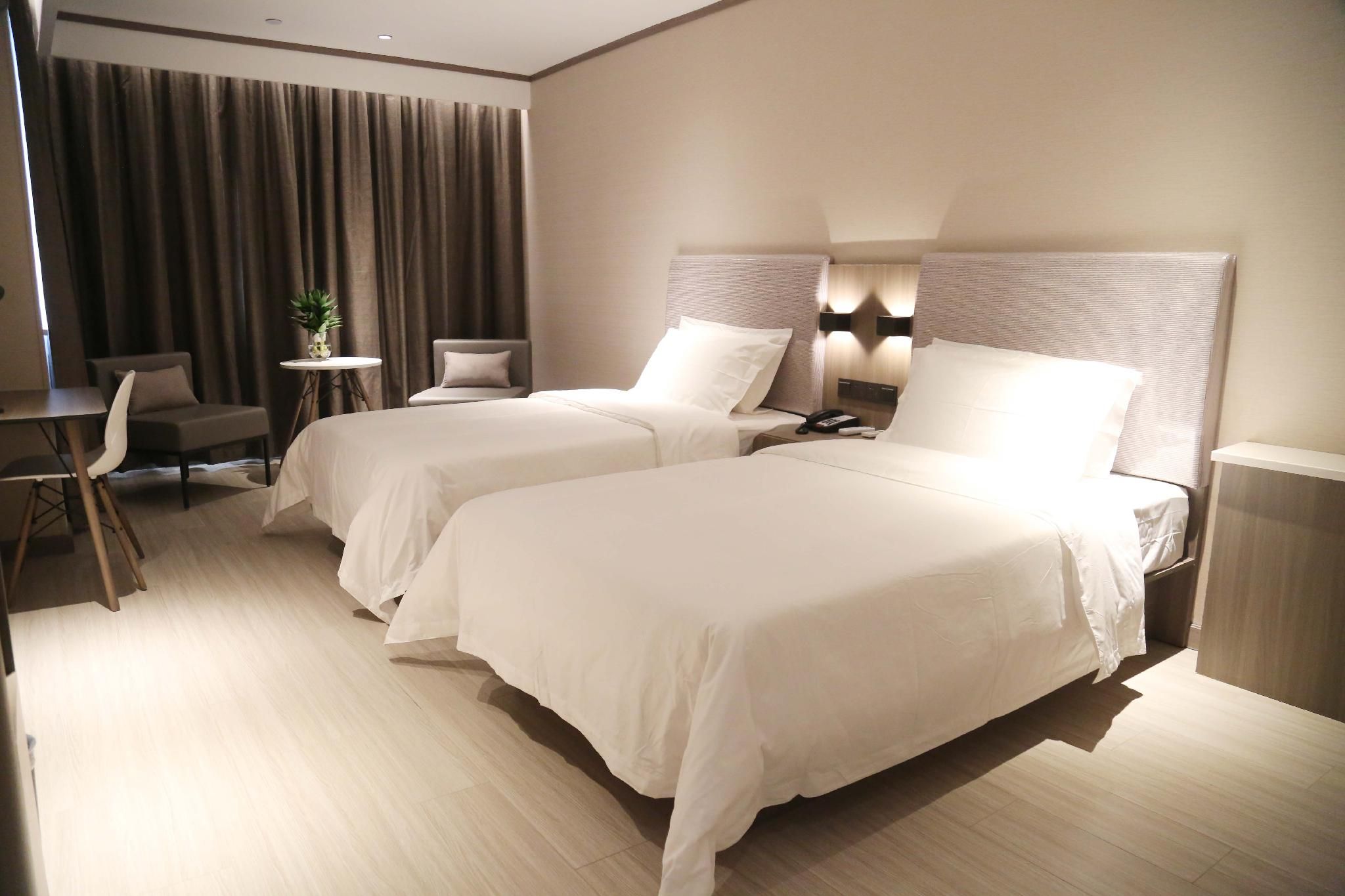 Huazhu - Deluxe Twin Room
