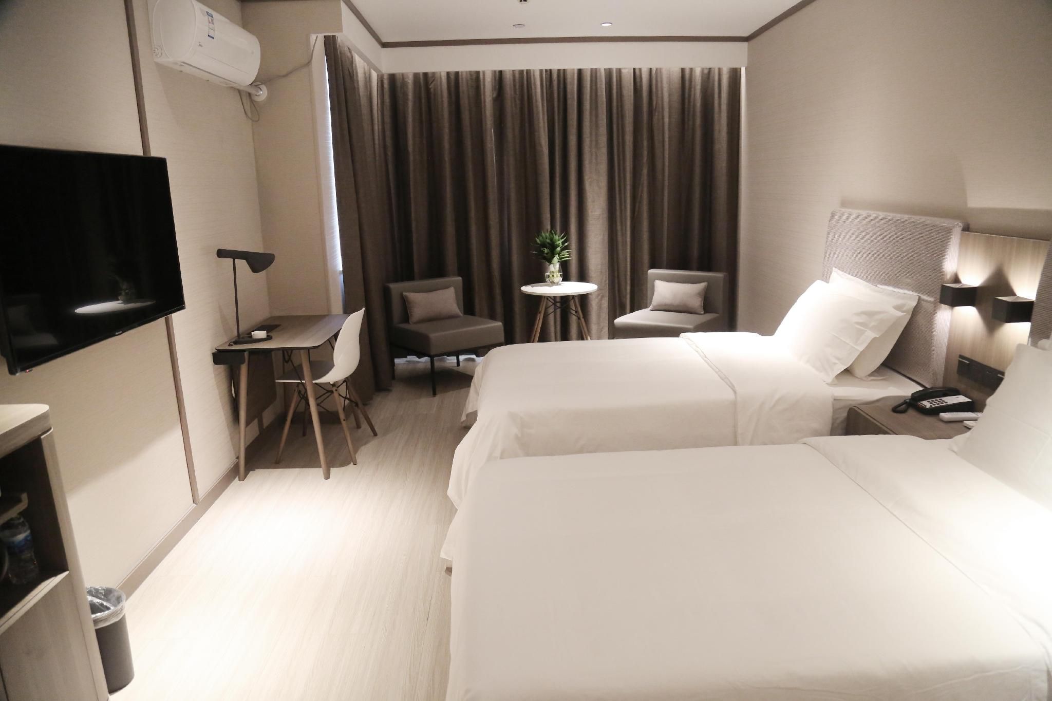 Huazhu - Deluxe Twin Room