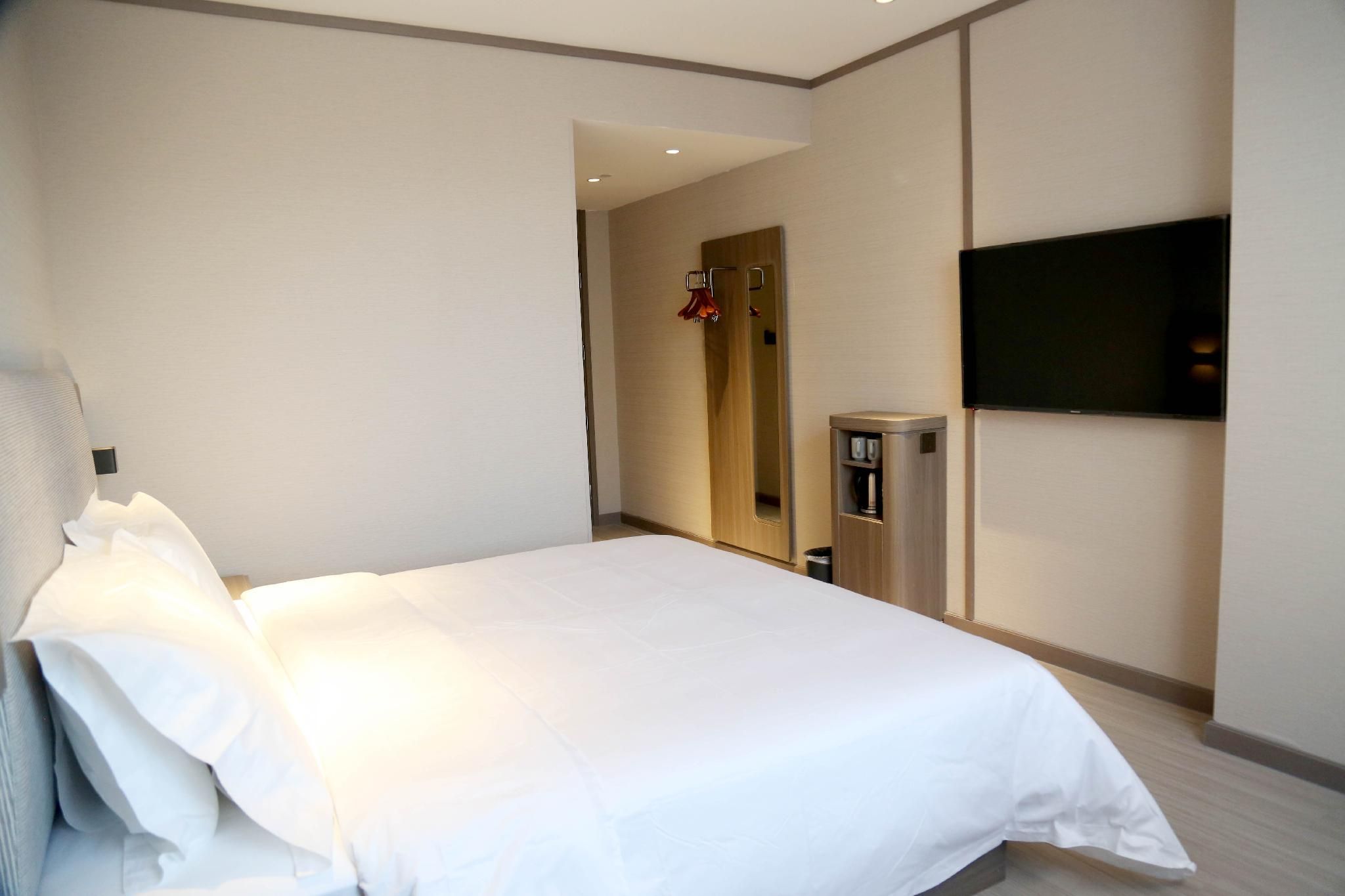 Huazhu - Superior BedRoom