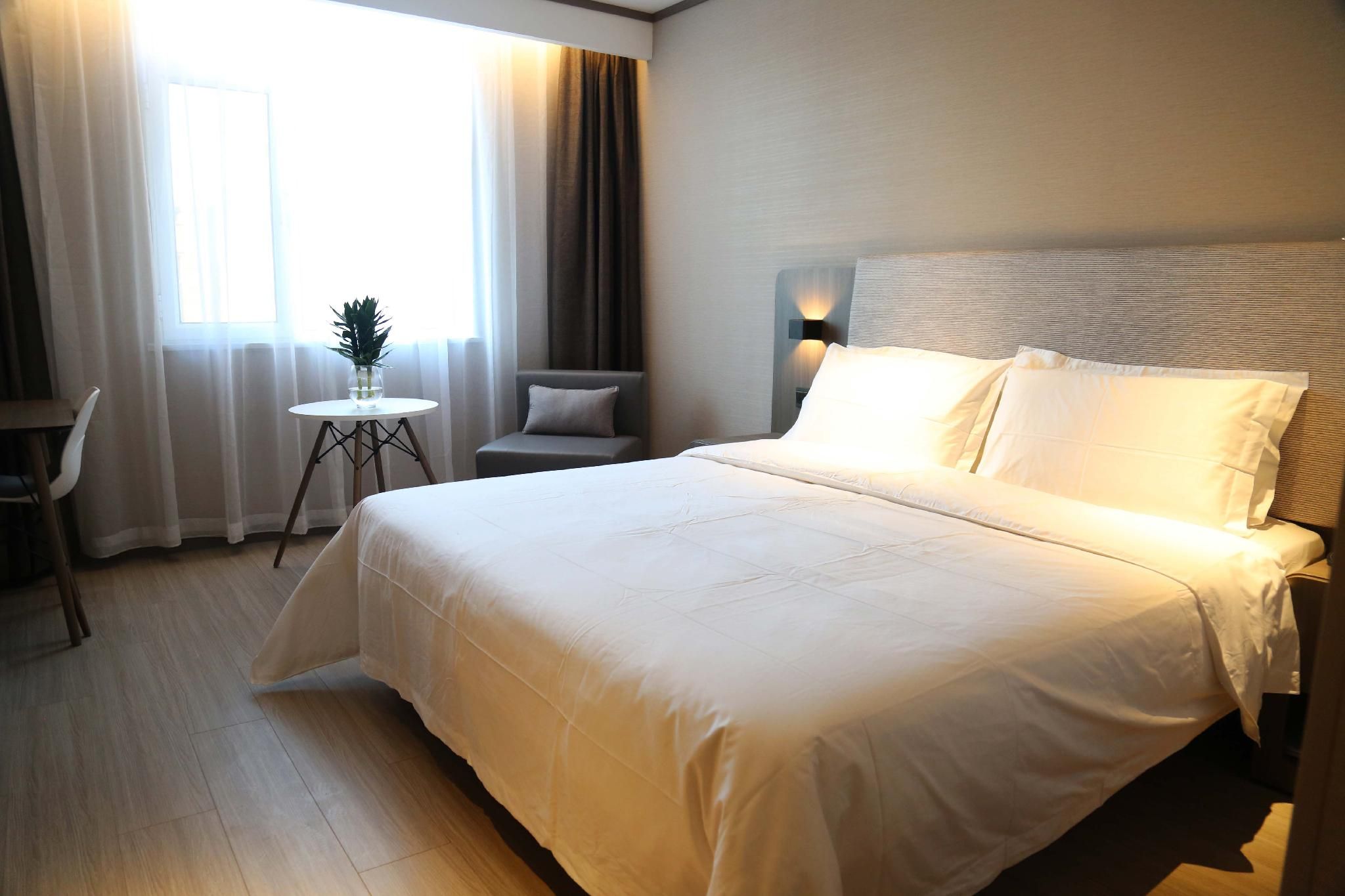 Huazhu - Superior BedRoom