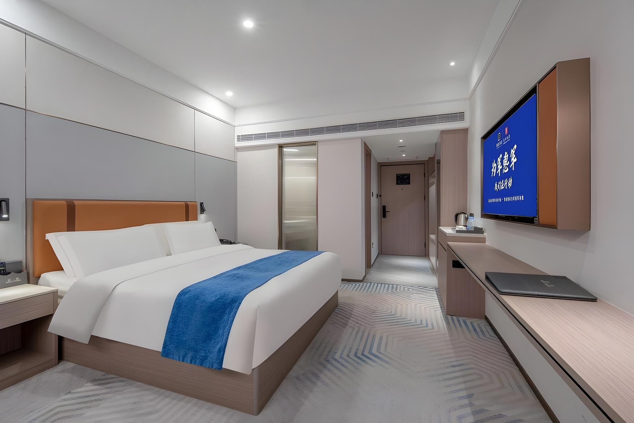 Standard Queen Room A
