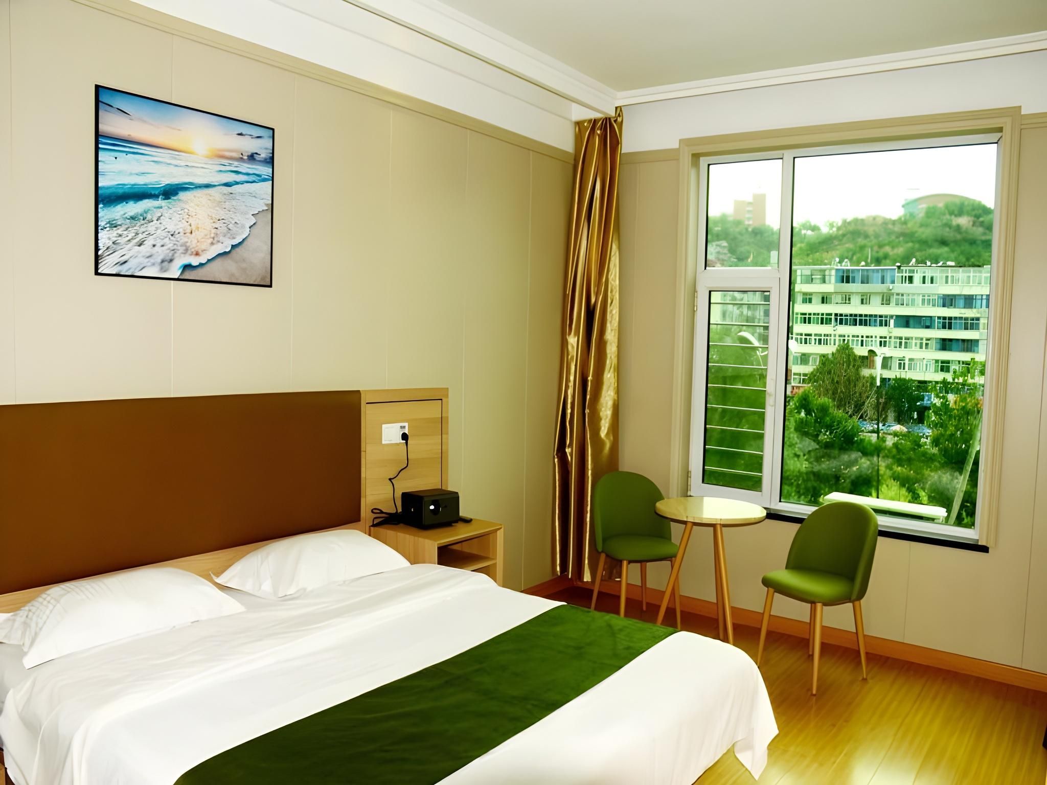 GreenTree Inn Taiyuan Gujiao East Dachuan Road Express Hotel GTI - Feature 1 Bed Room, Movie
