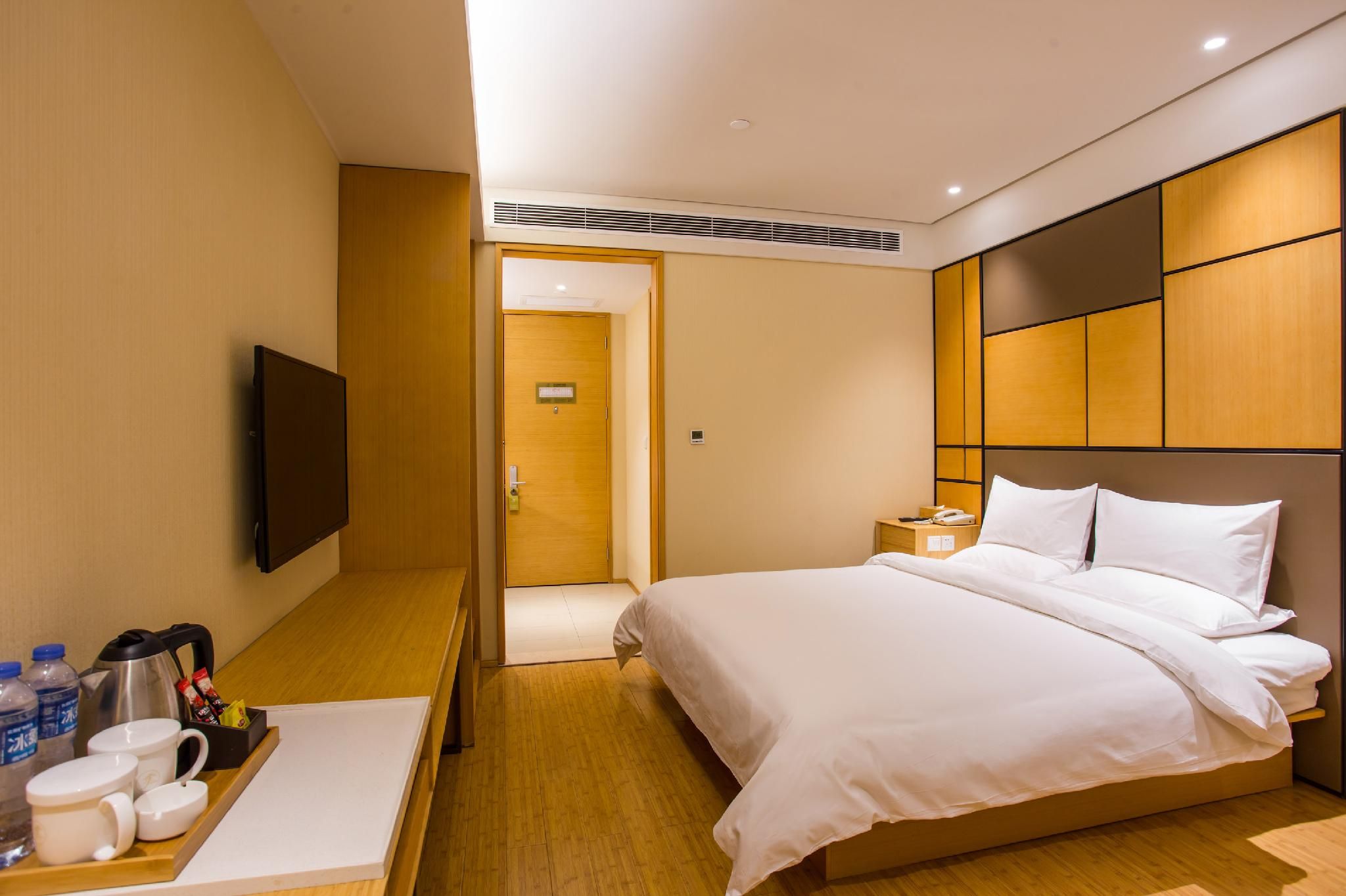 Huazhu - Superior BedRoom