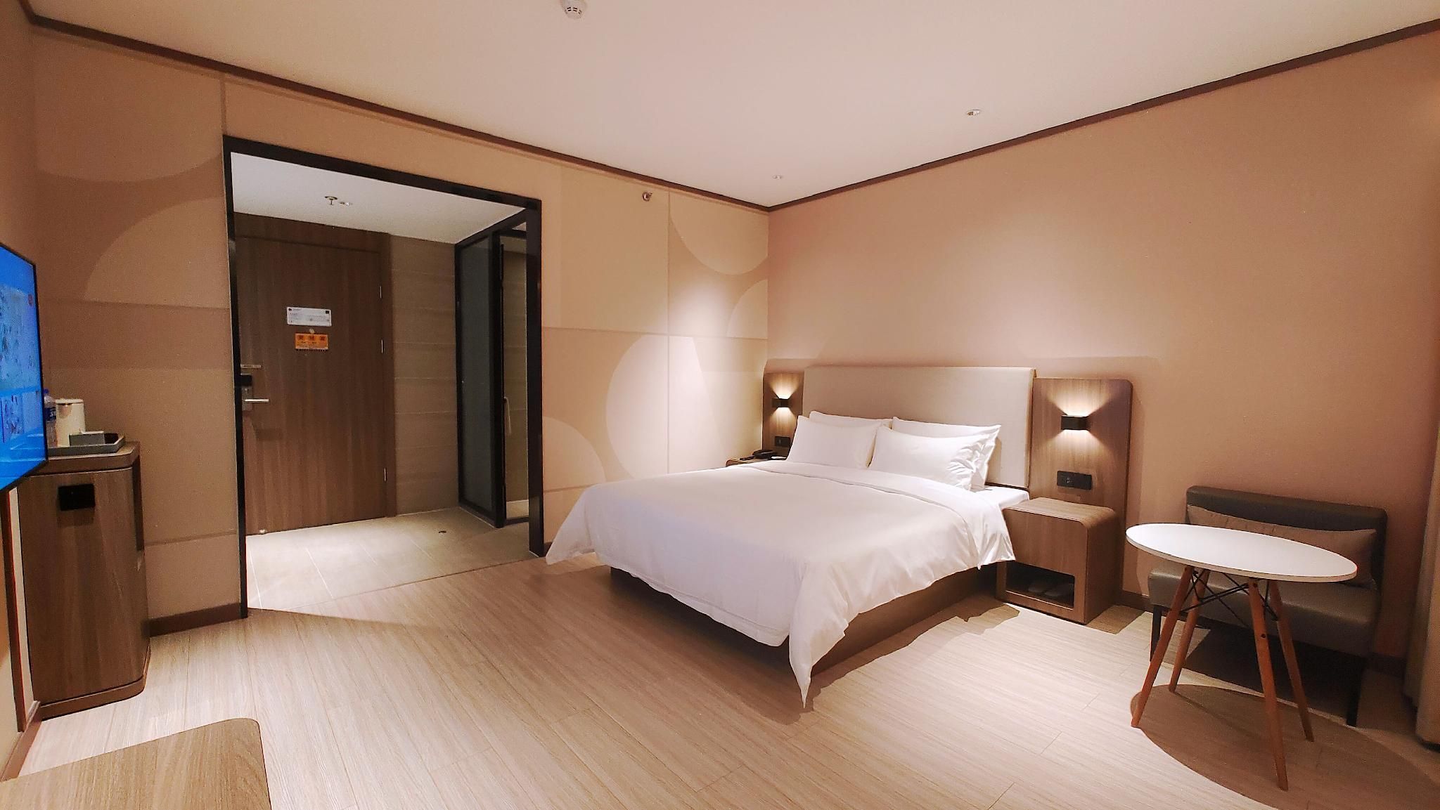 Huazhu - Superior BedRoom