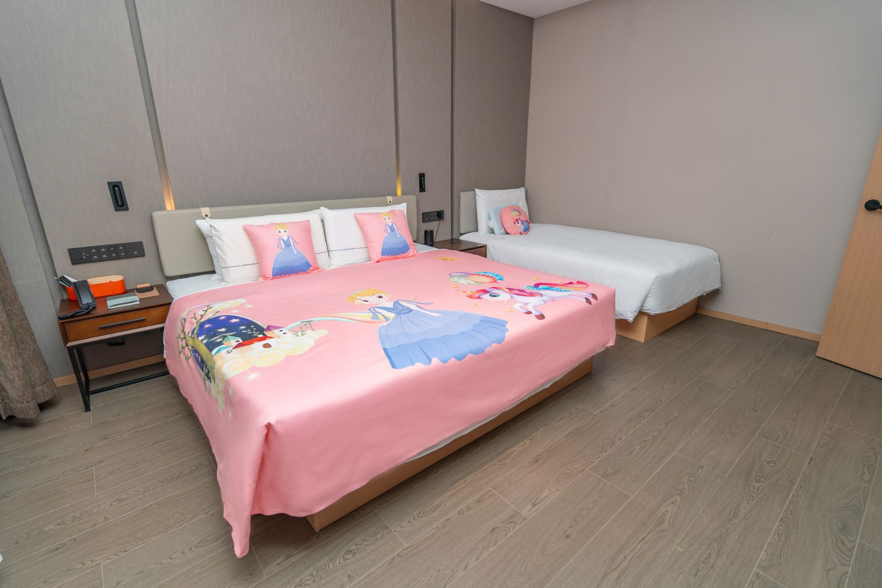 Atour - JIMU Family Bonding Suite