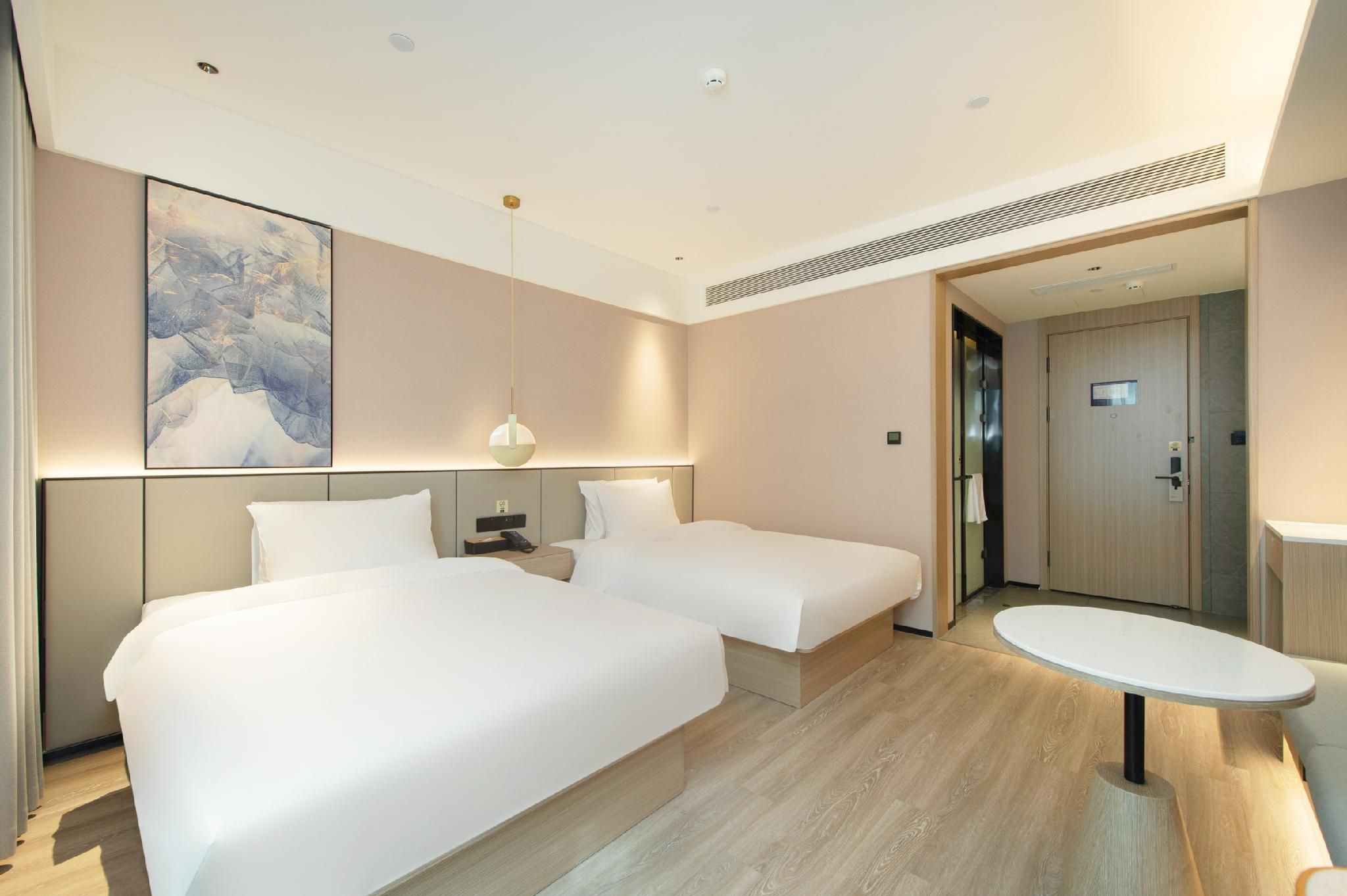 Huazhu - Superior Twin