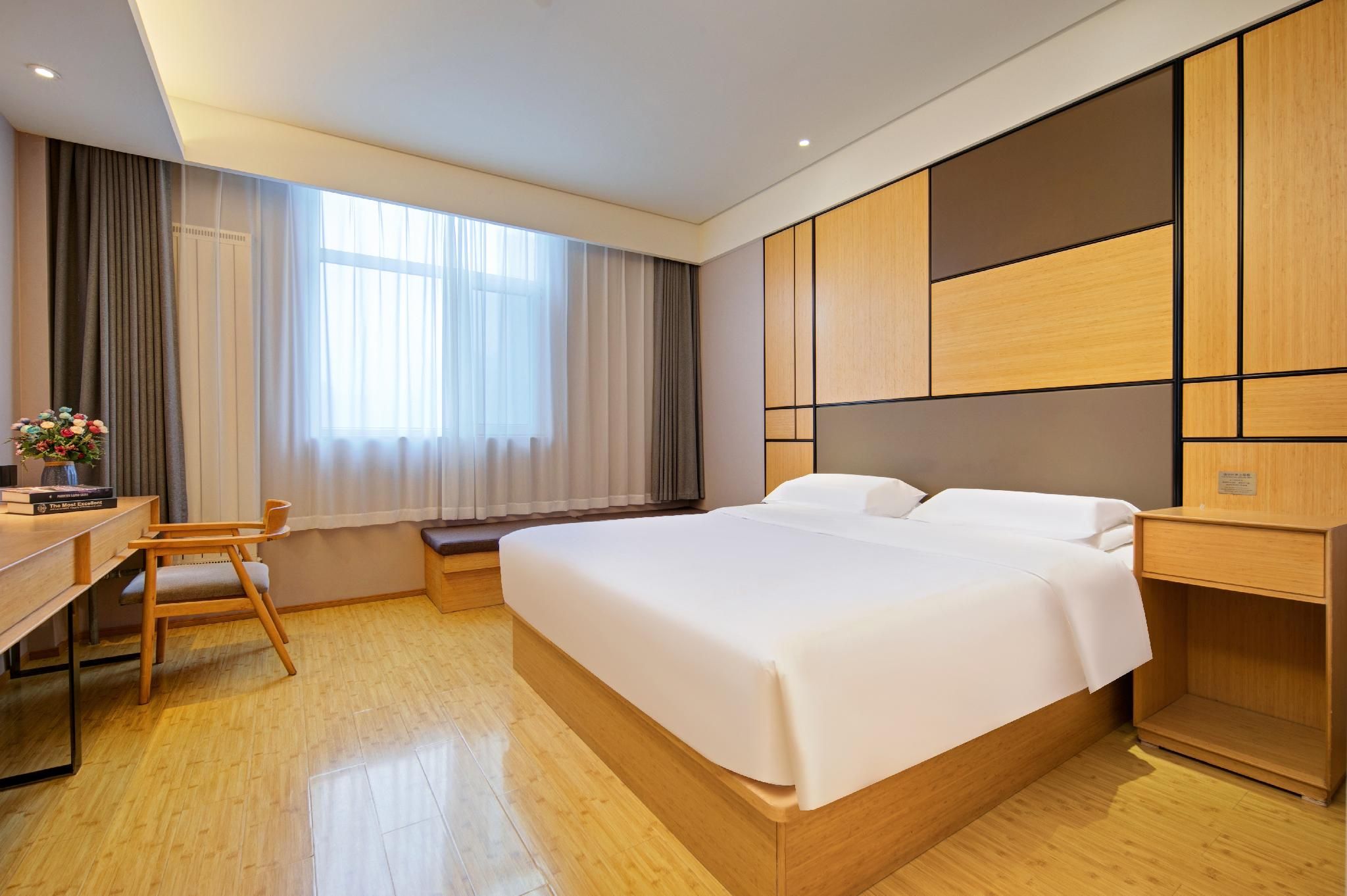 Huazhu - Deluxe Bed Room