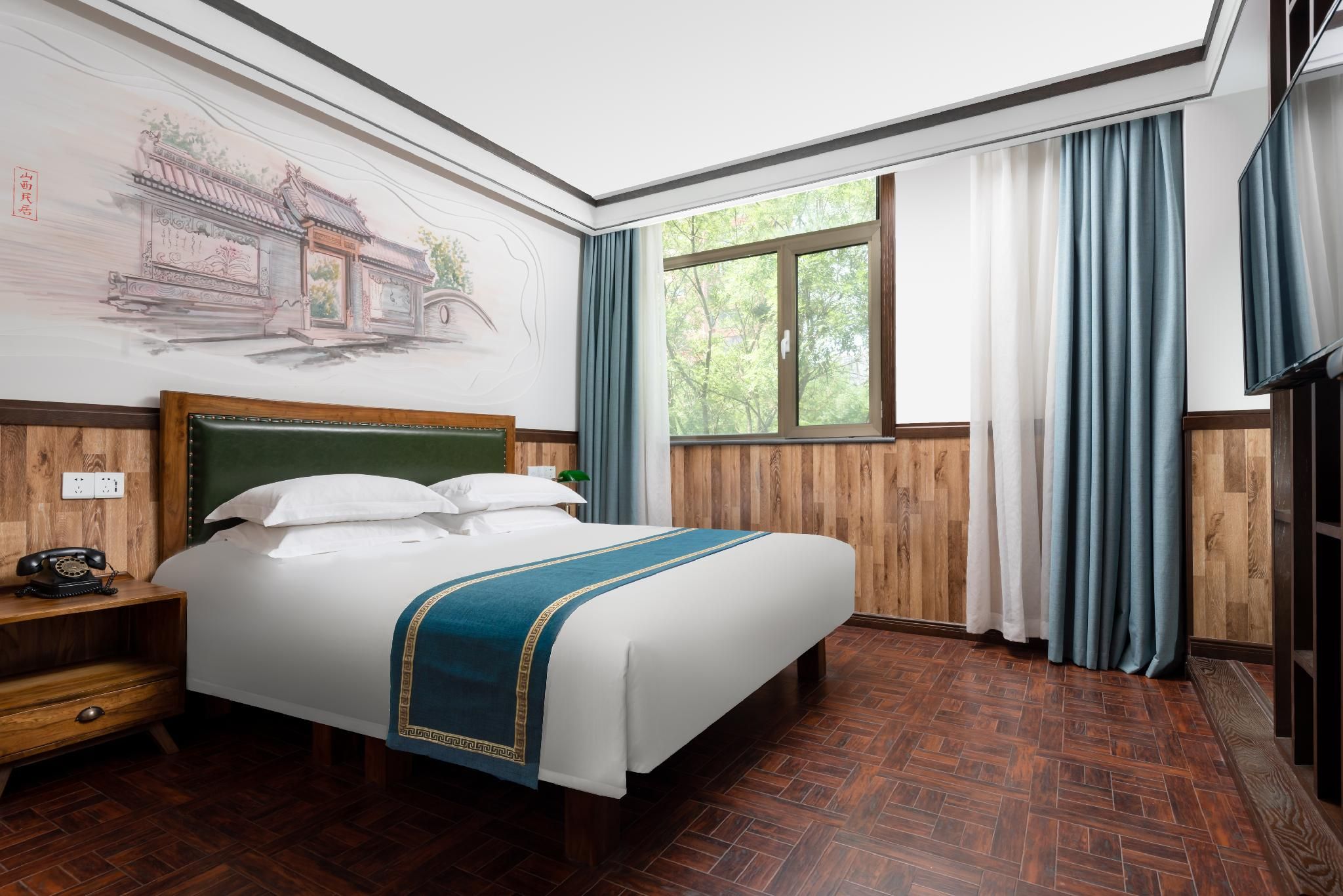 Business King Room
