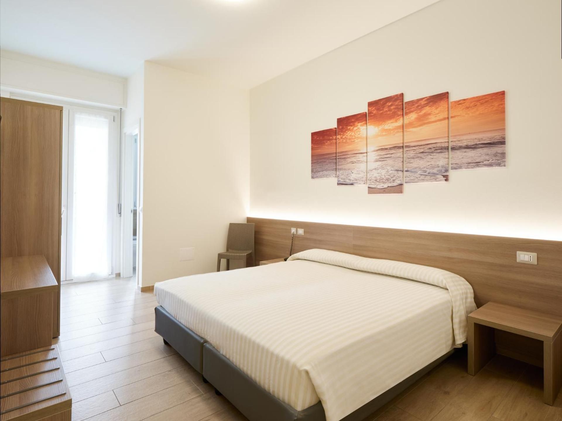 Large Double or Twin Room