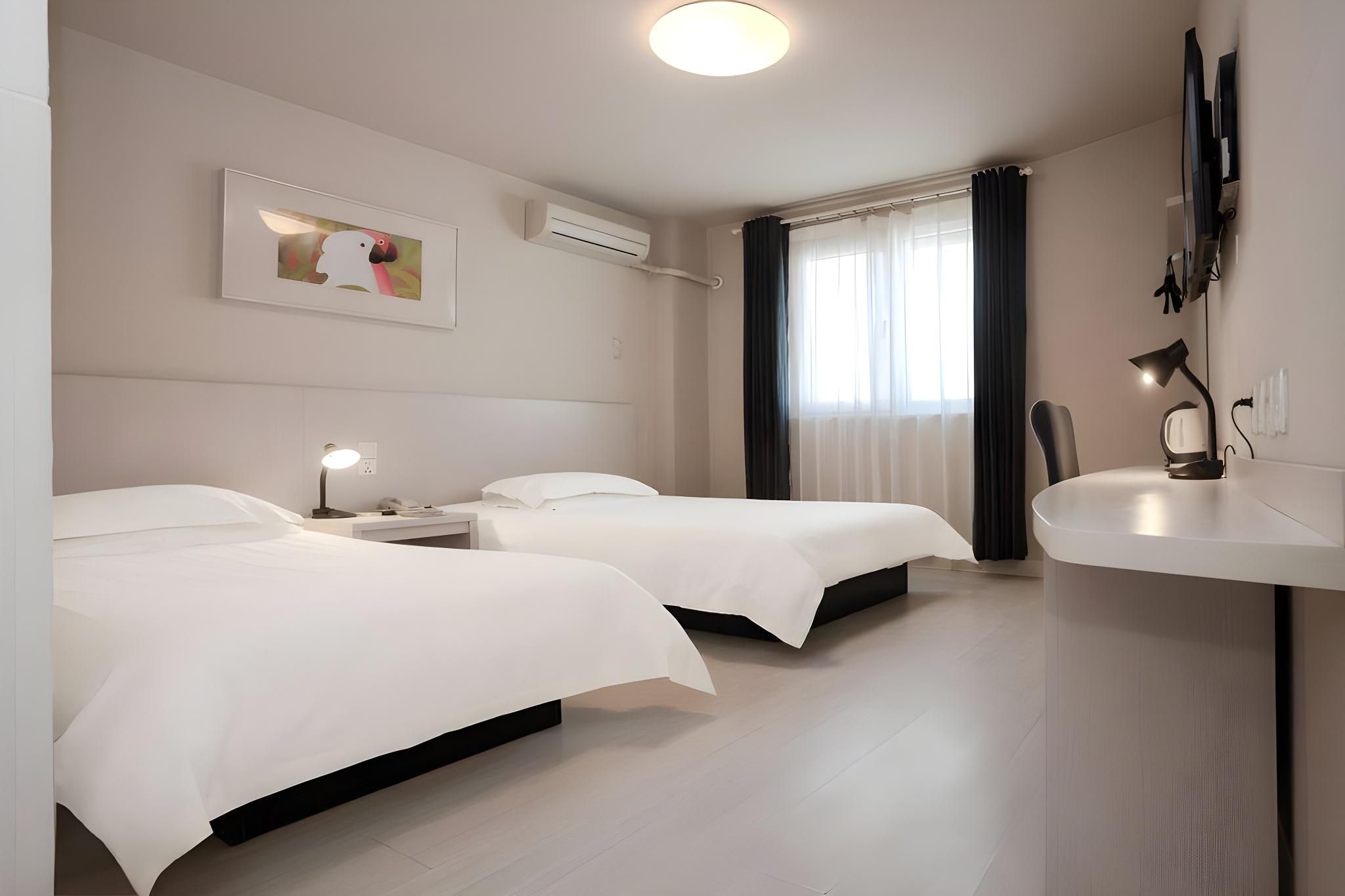 WH - Superior Bed Room