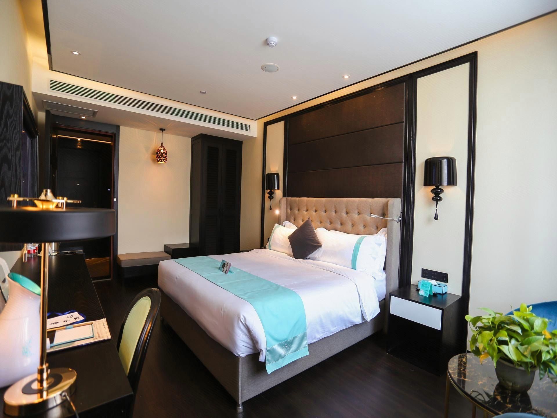 WH - Godness Romantic Bed Room