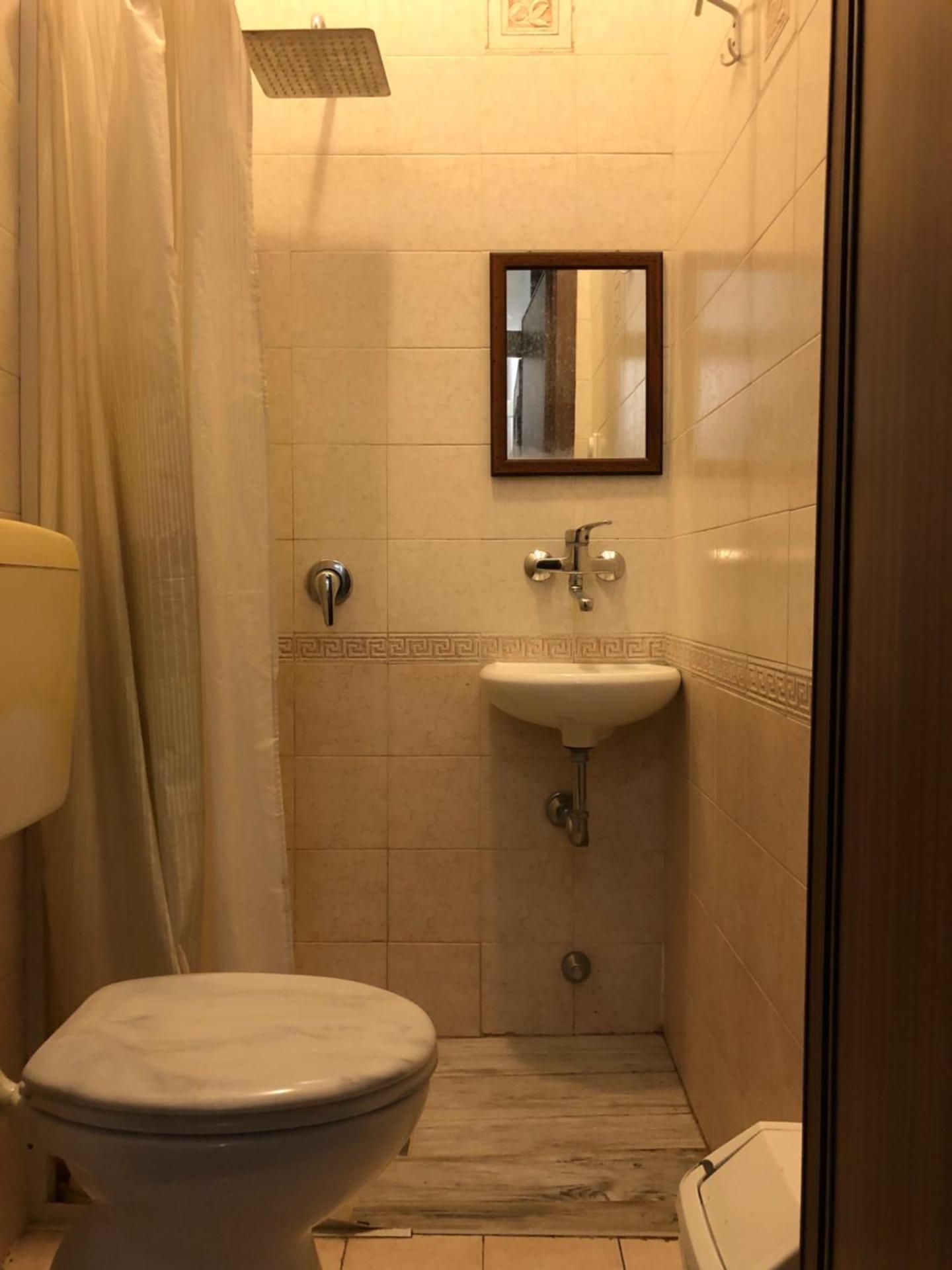 Single Room with Shared Bathroom