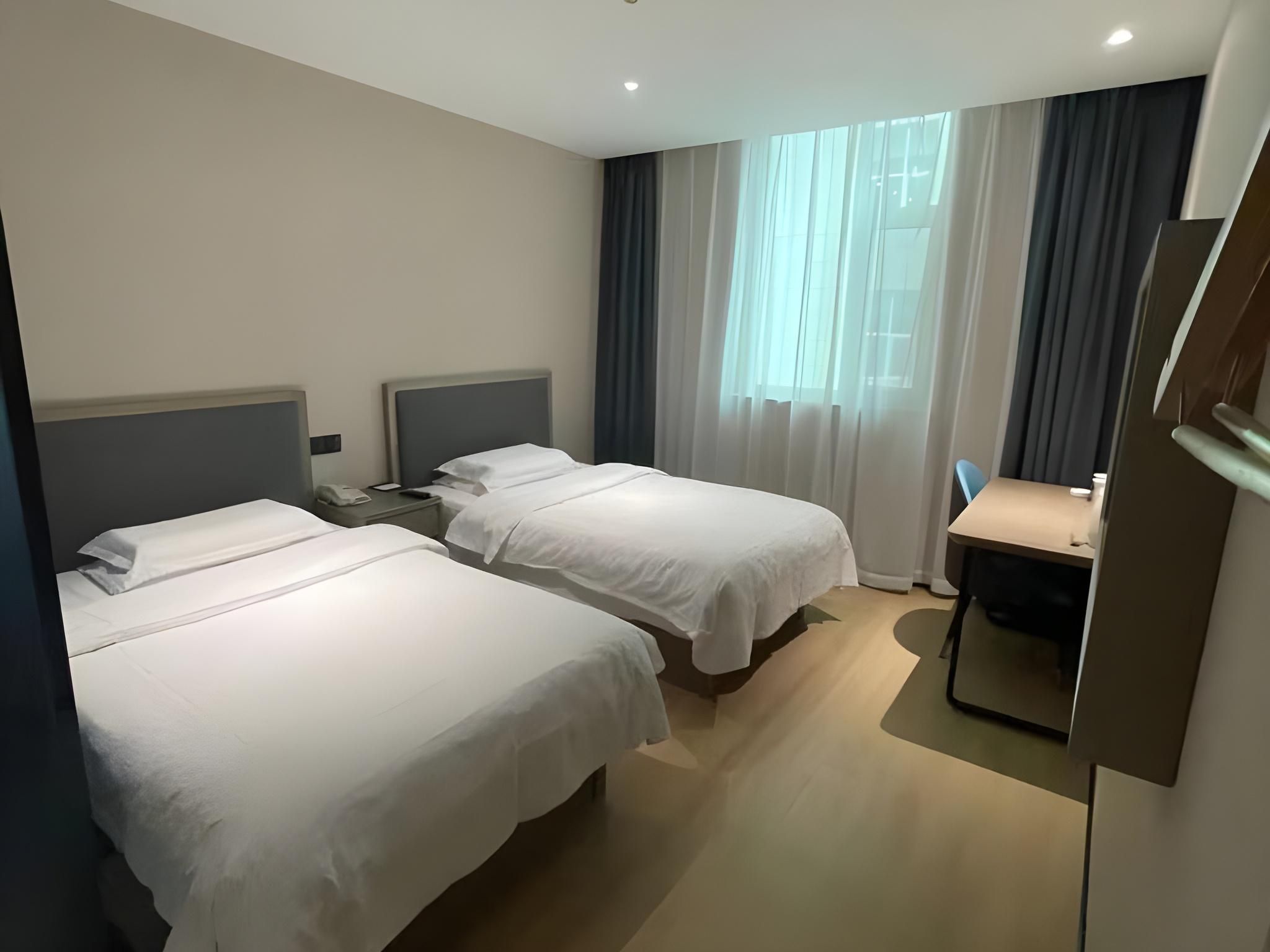 Twin Business Room