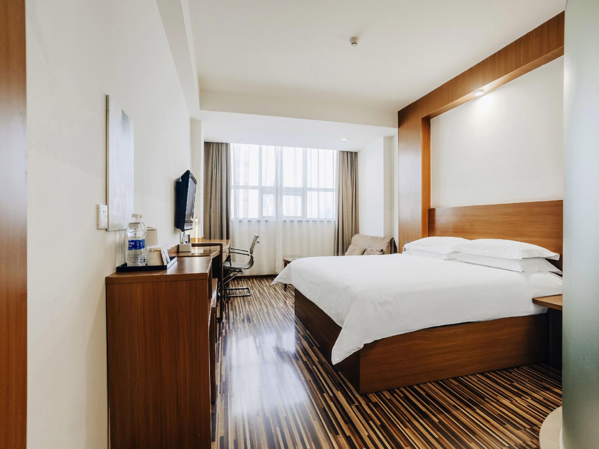 wh - superior bed room