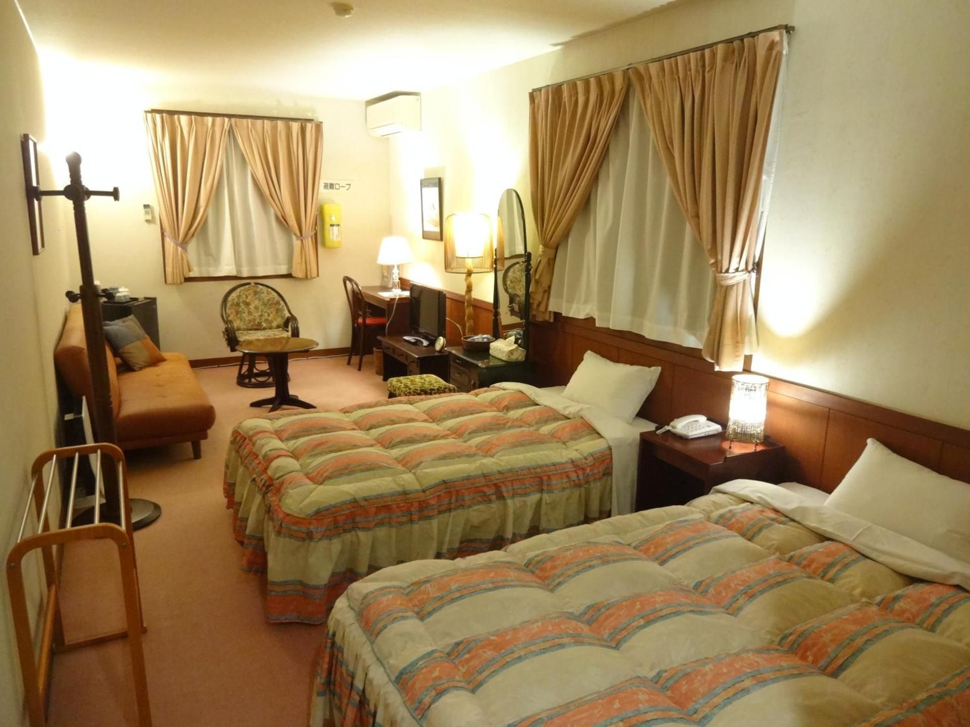Deluxe Twin Room
