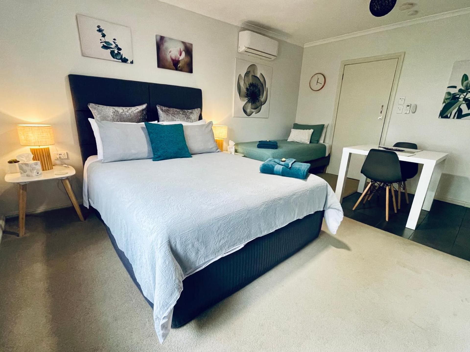 Deluxe Queen Suite