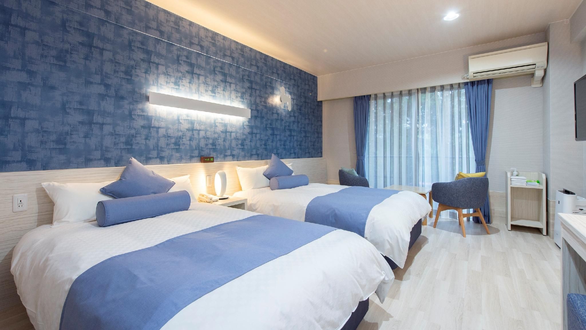 Twin Room with Mountain View