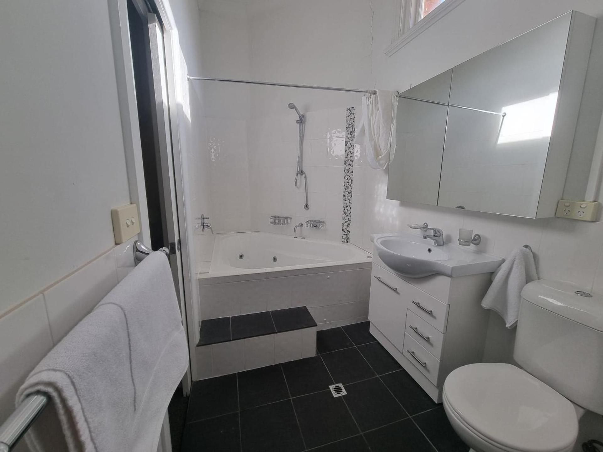 Executive Suite with Spa Bath