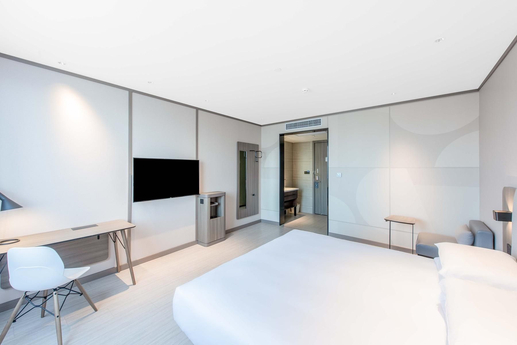 Huazhu - Superior BedRoom