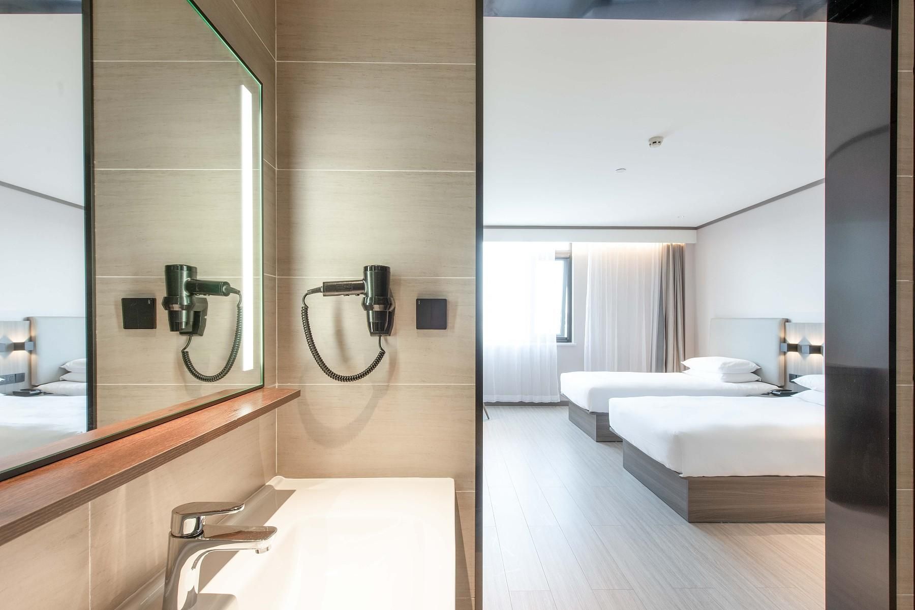 Huazhu - Twin Room
