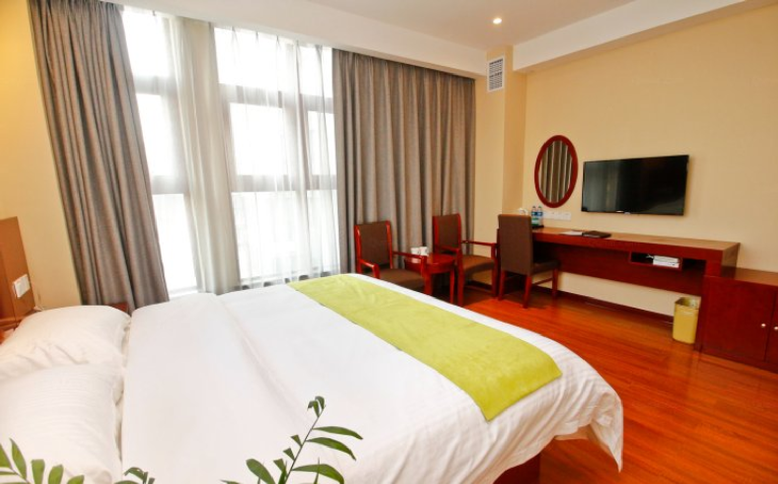 Queen Room with View