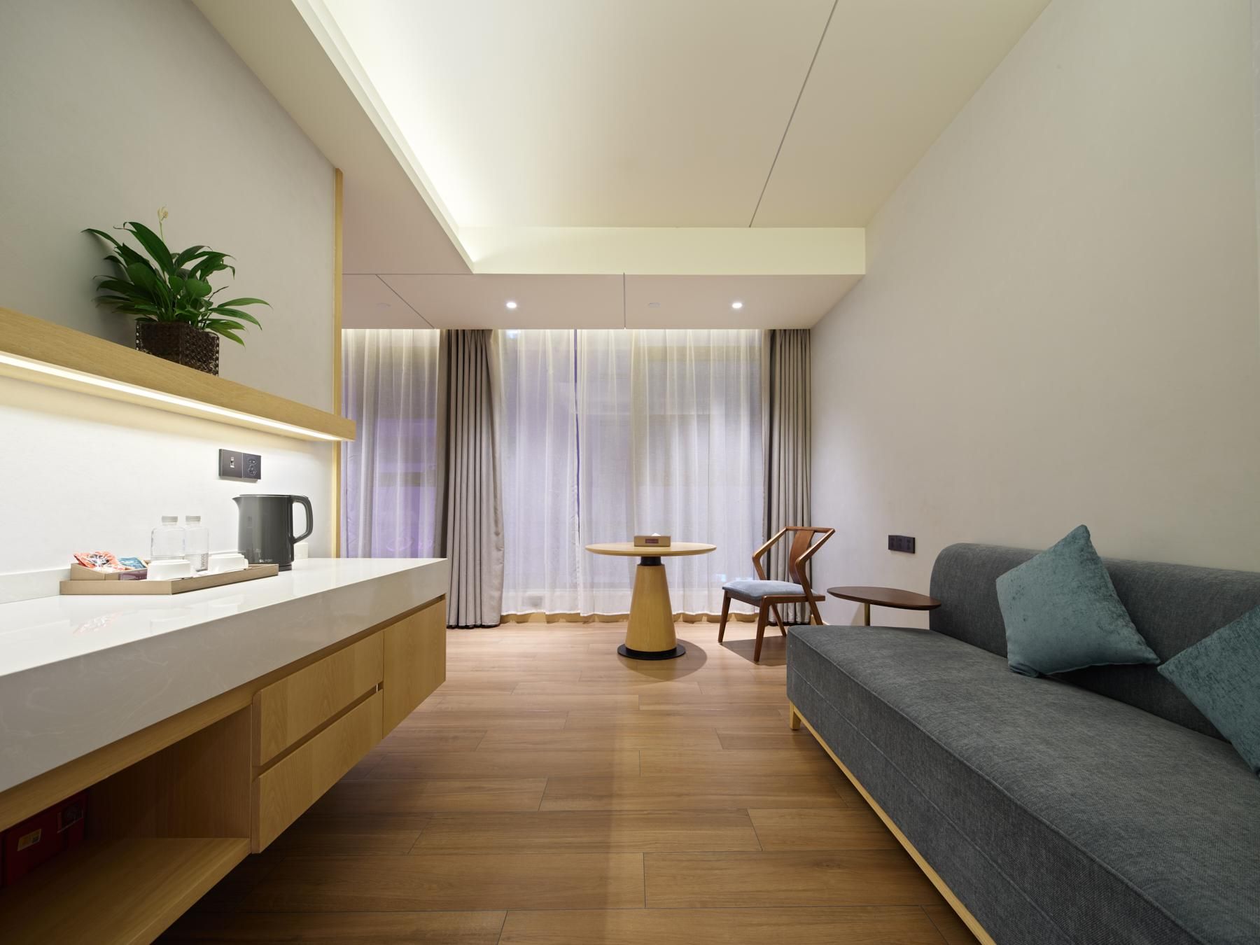 Huazhu - Deluxe Bed Room