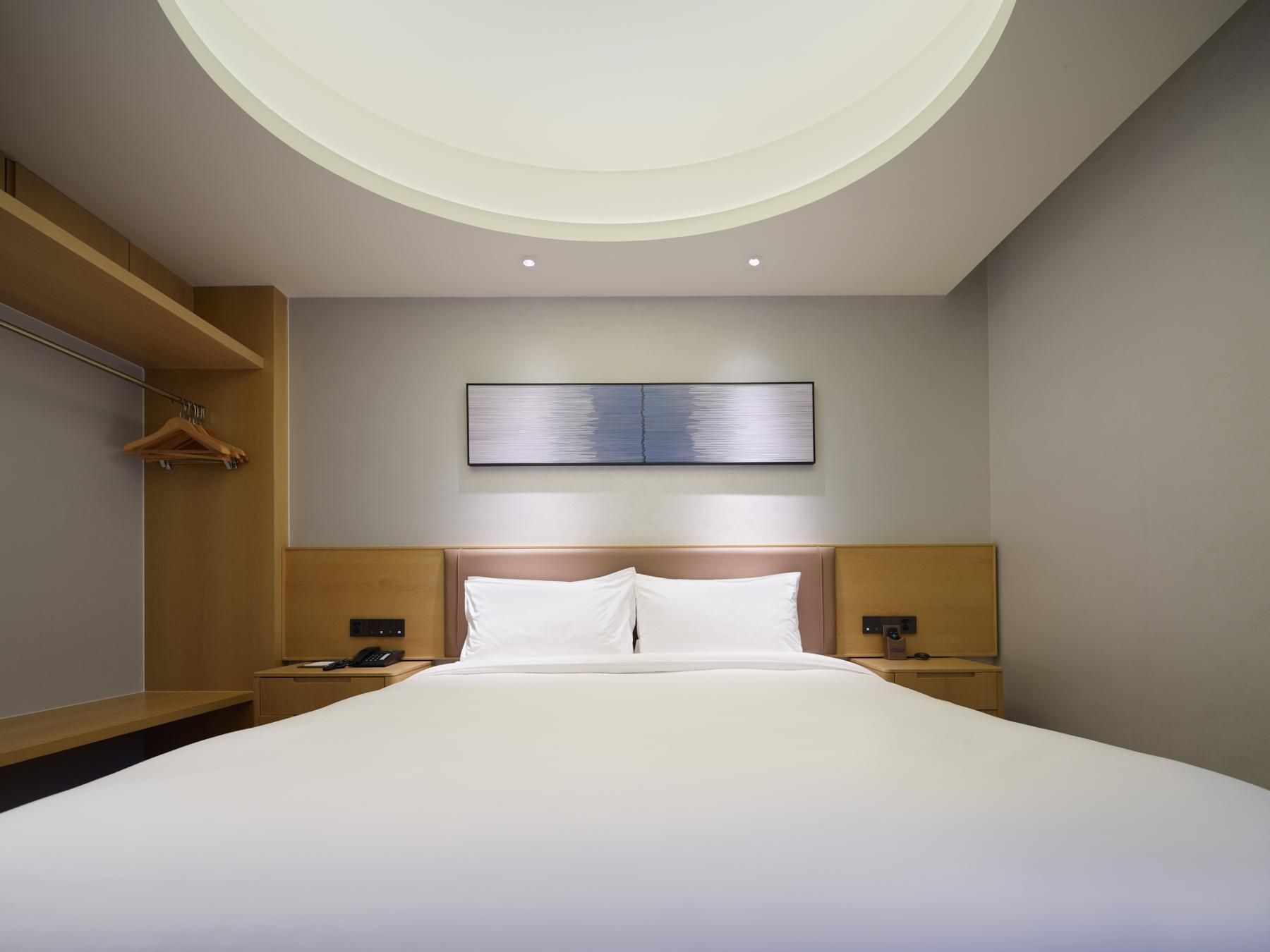 Huazhu - Superior BedRoom