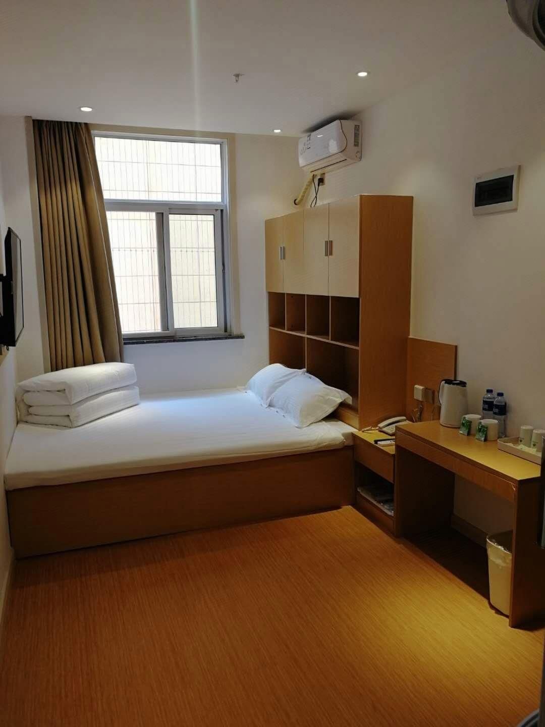 GTI - Business 1 Bed, Shared Bathroom
